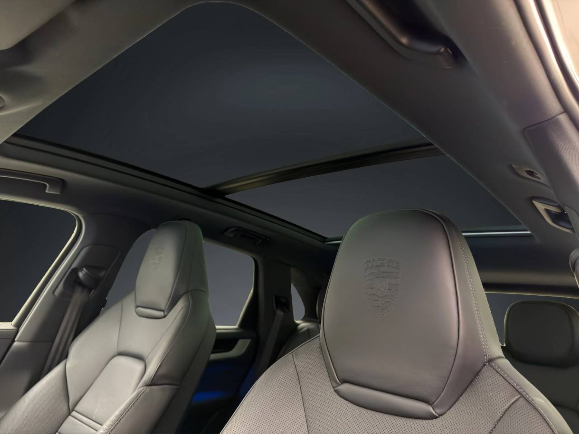 PORSCHE Cayenne S E-Hybrid-image-13