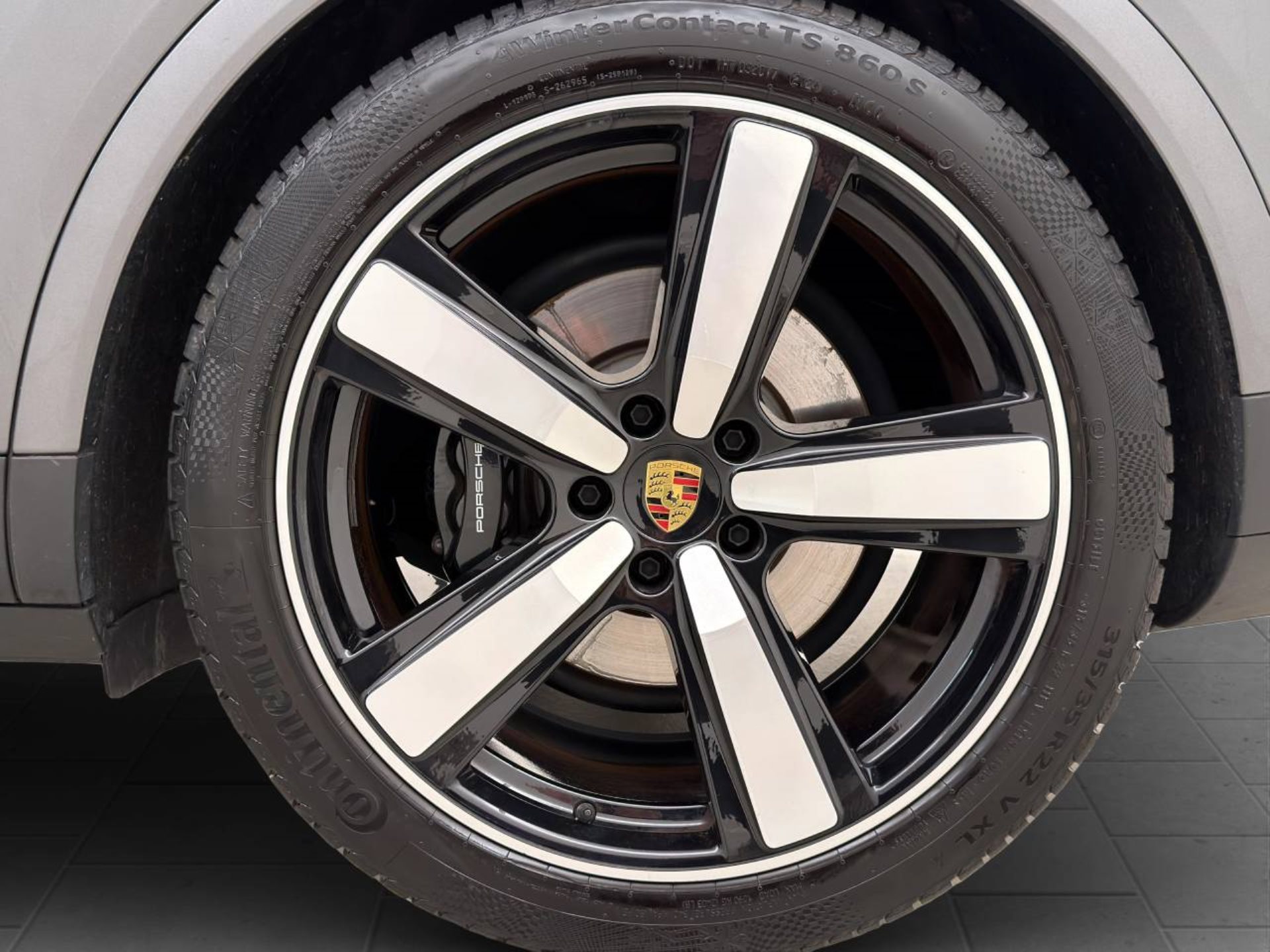 PORSCHE Cayenne S E-Hybrid-image-9