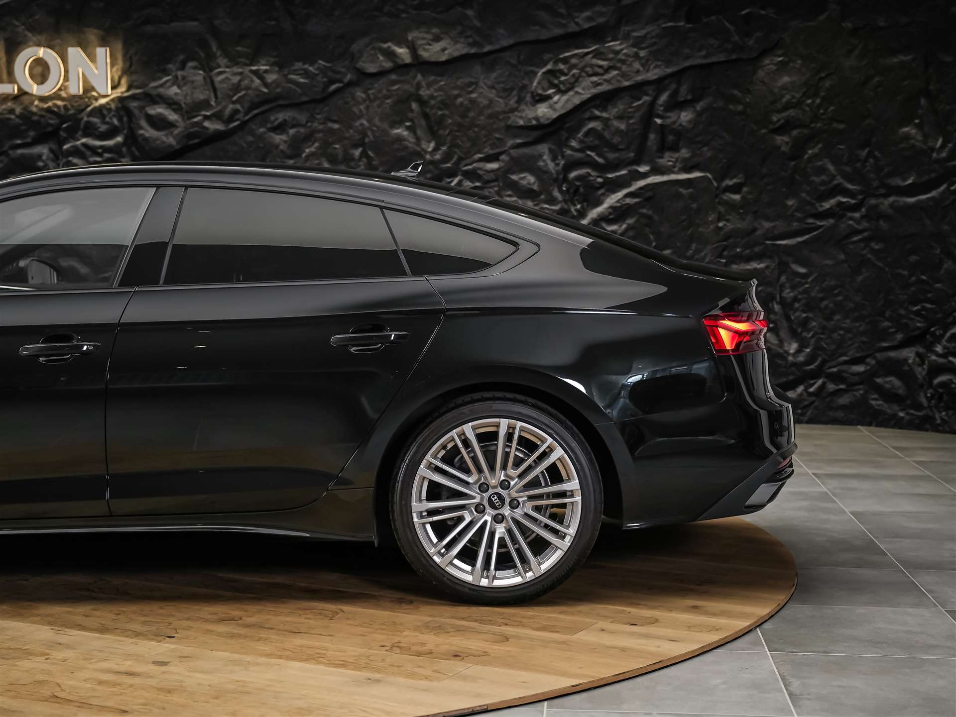 AUDI A5 Sportback 40 TDI advanced S-tronic-image-17