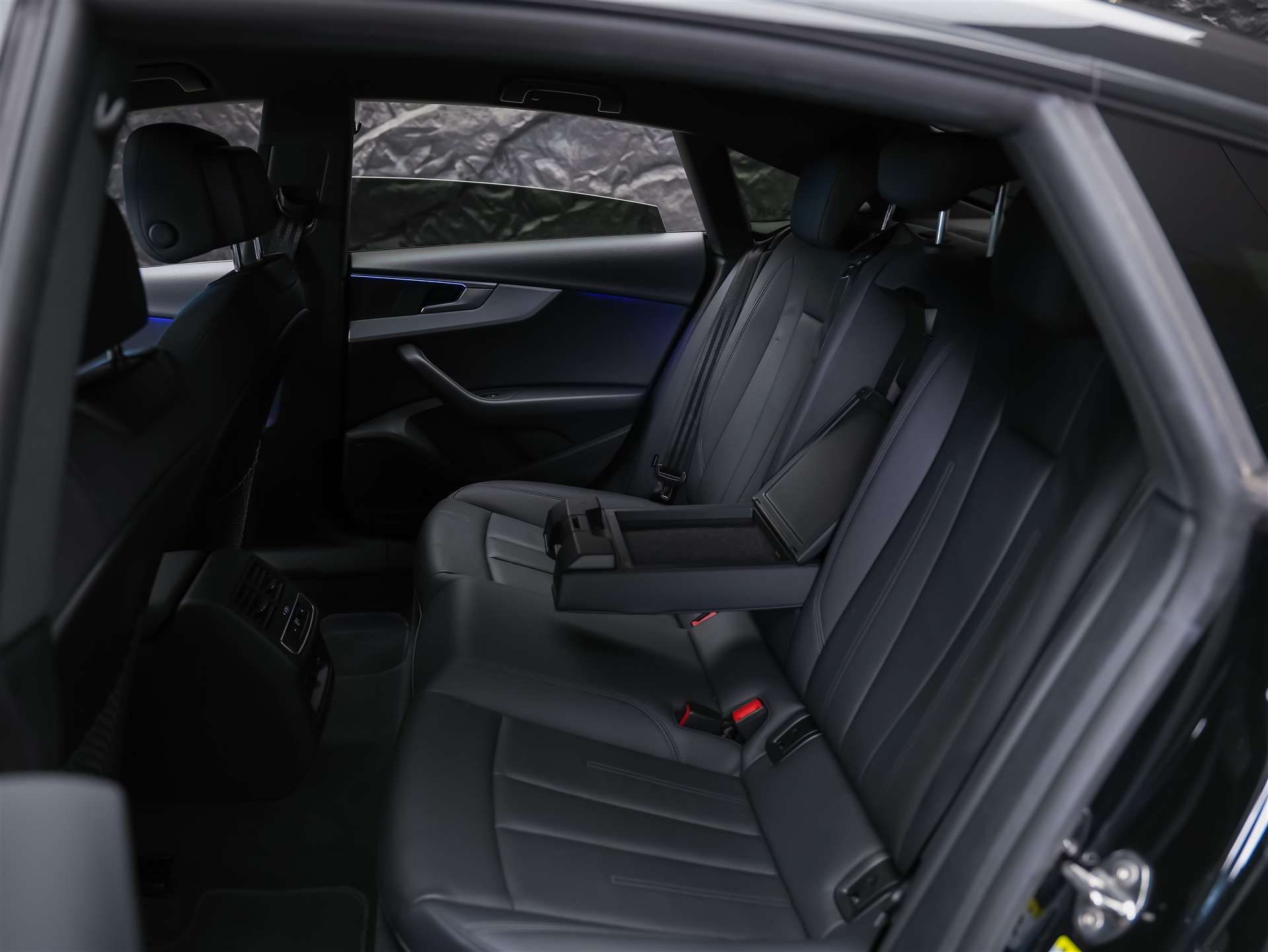 AUDI A5 Sportback 40 TDI advanced S-tronic-image-12