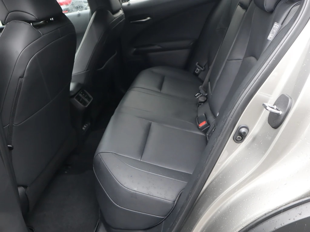 LEXUS UX 300e Excellence Automatic ** Voll-Leder Ausstattung ** Gr-Navi ** RF-Kamera 360° ** Glasschiebedach ** HUD ** Neues Modell-image-13