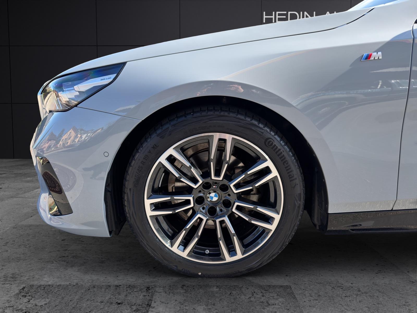 BMW 5er Reihe G61 Touring 520d xDrive-image-4