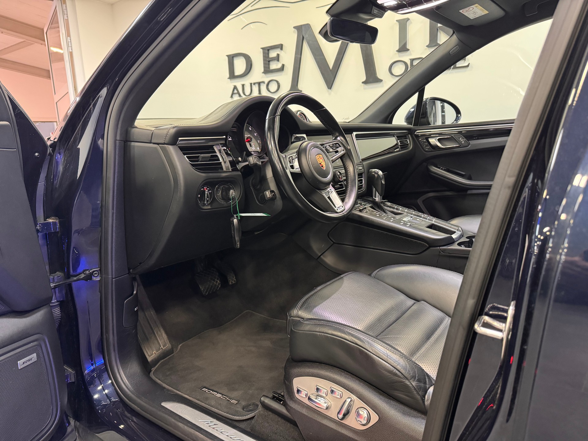 PORSCHE Macan S PDK *Panorama / Sport Chrono / 360 Kamera / Bose / CH-Fahrzeug / Matrix LED*-image-6