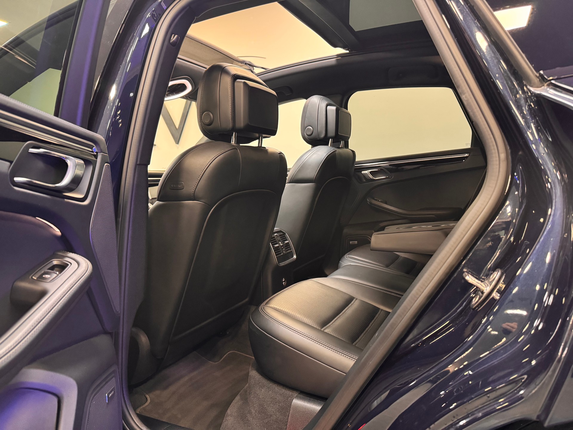 PORSCHE Macan S PDK *Panorama / Sport Chrono / 360 Kamera / Bose / CH-Fahrzeug / Matrix LED*-image-8