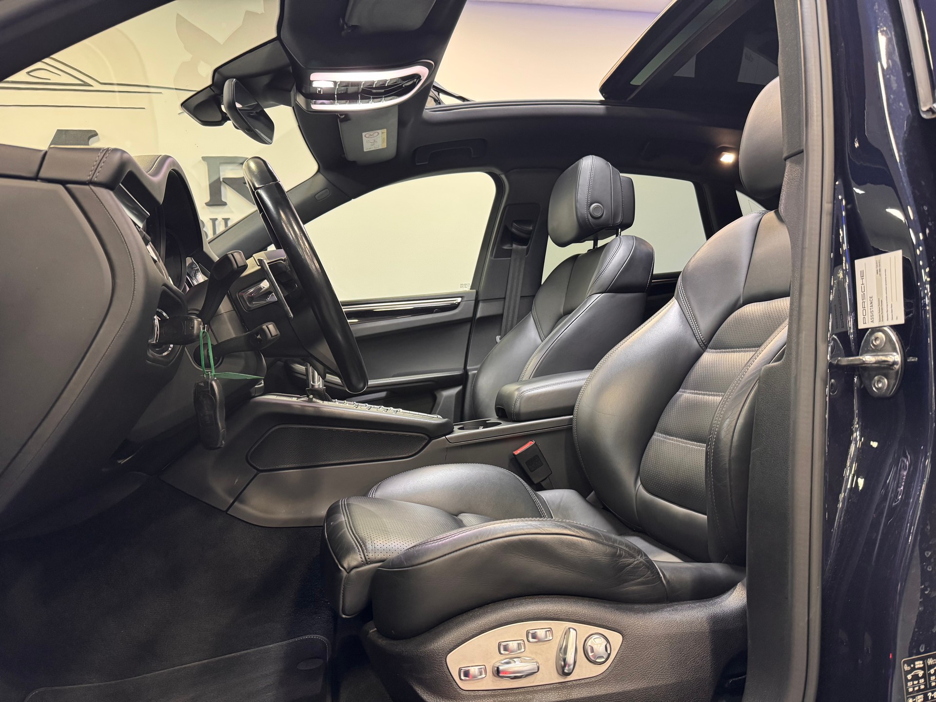 PORSCHE Macan S PDK *Panorama / Sport Chrono / 360 Kamera / Bose / CH-Fahrzeug / Matrix LED*-image-7