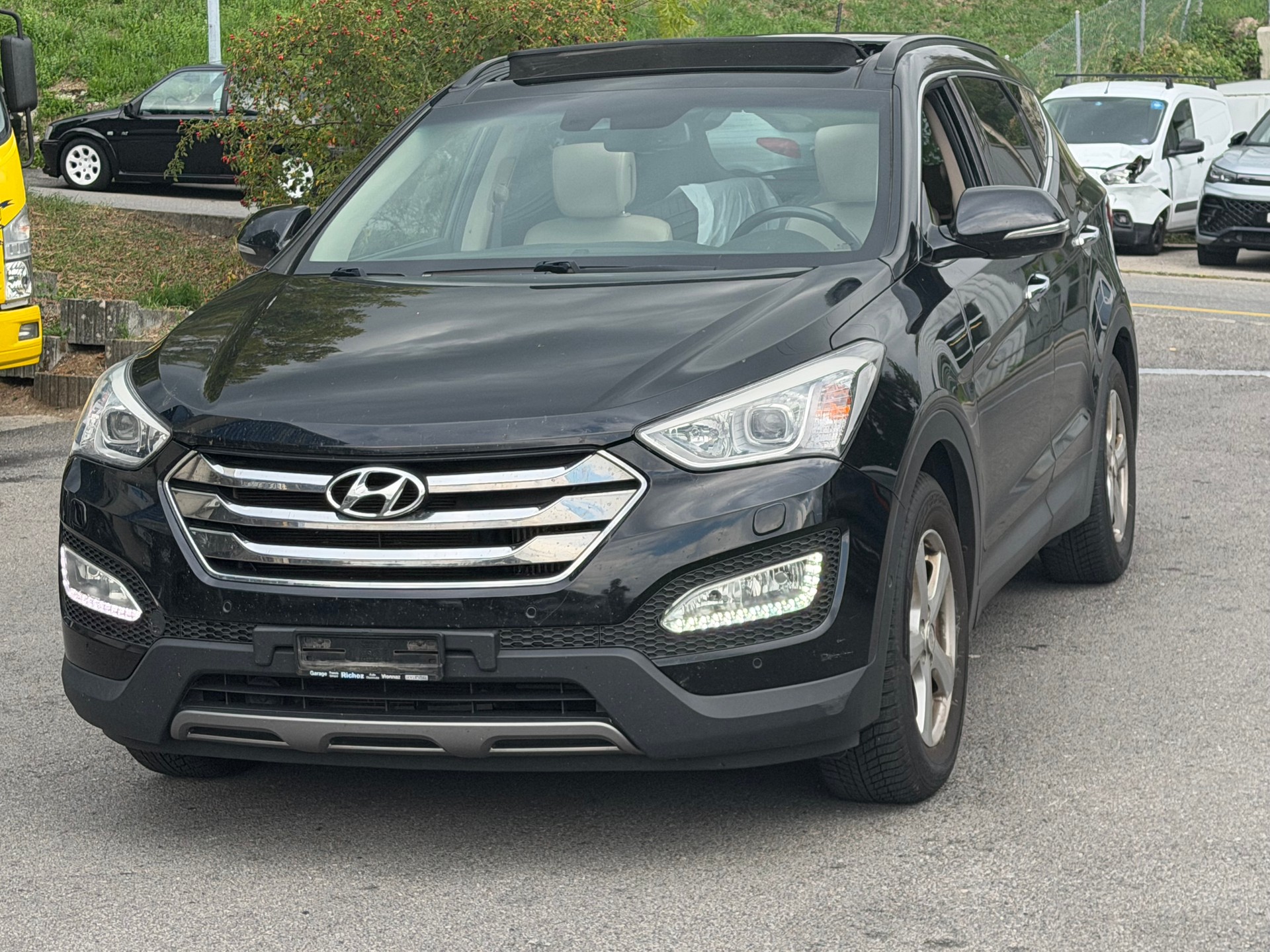 HYUNDAI Santa Fe 2.2 CRDI Premium 4WD Automatic-image-2