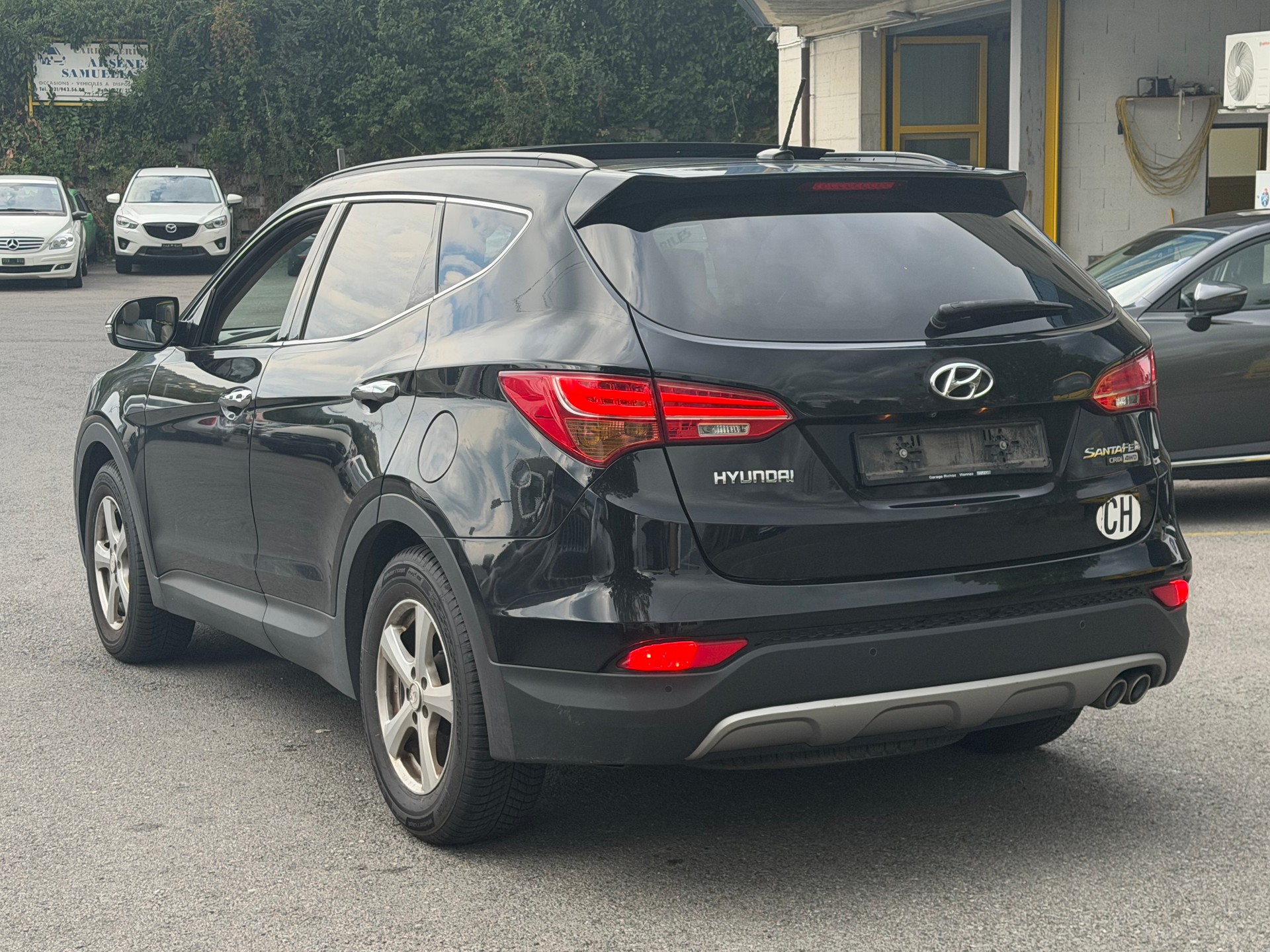 HYUNDAI Santa Fe 2.2 CRDI Premium 4WD Automatic-image-3