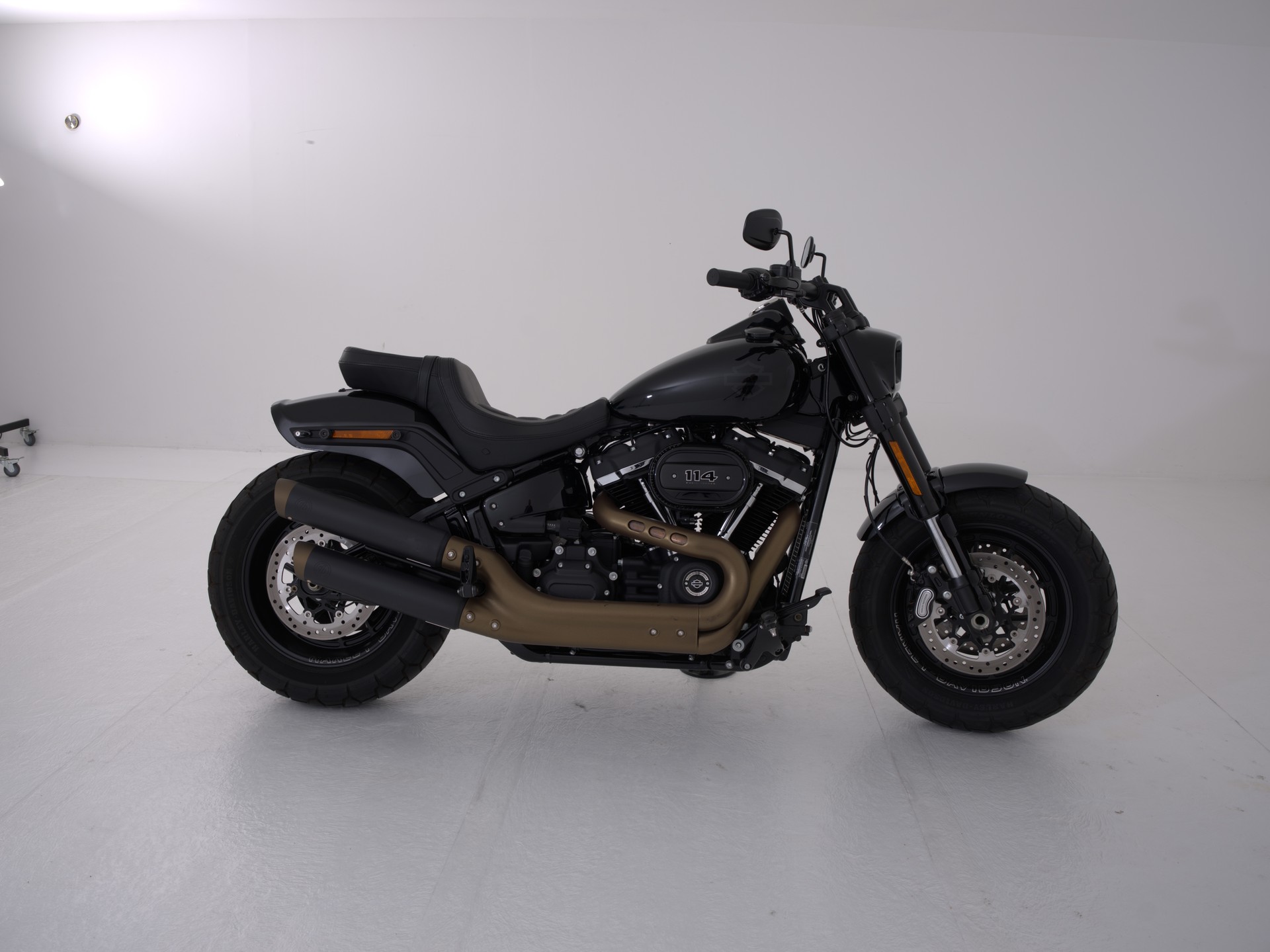 HARLEY-DAVIDSON FXFBS Fat Bob 114-showroom-element-1