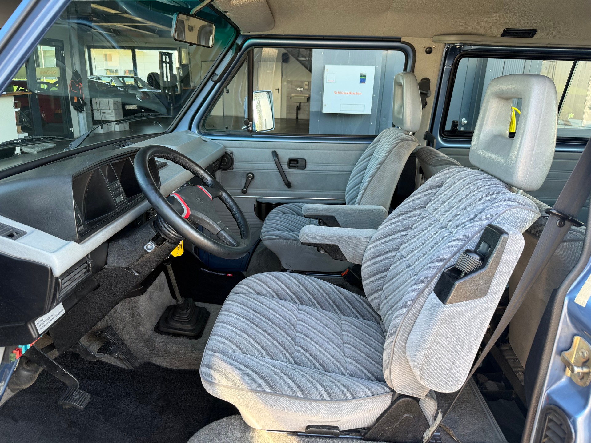 VW T3 2.1 Hannover Edition-image-16