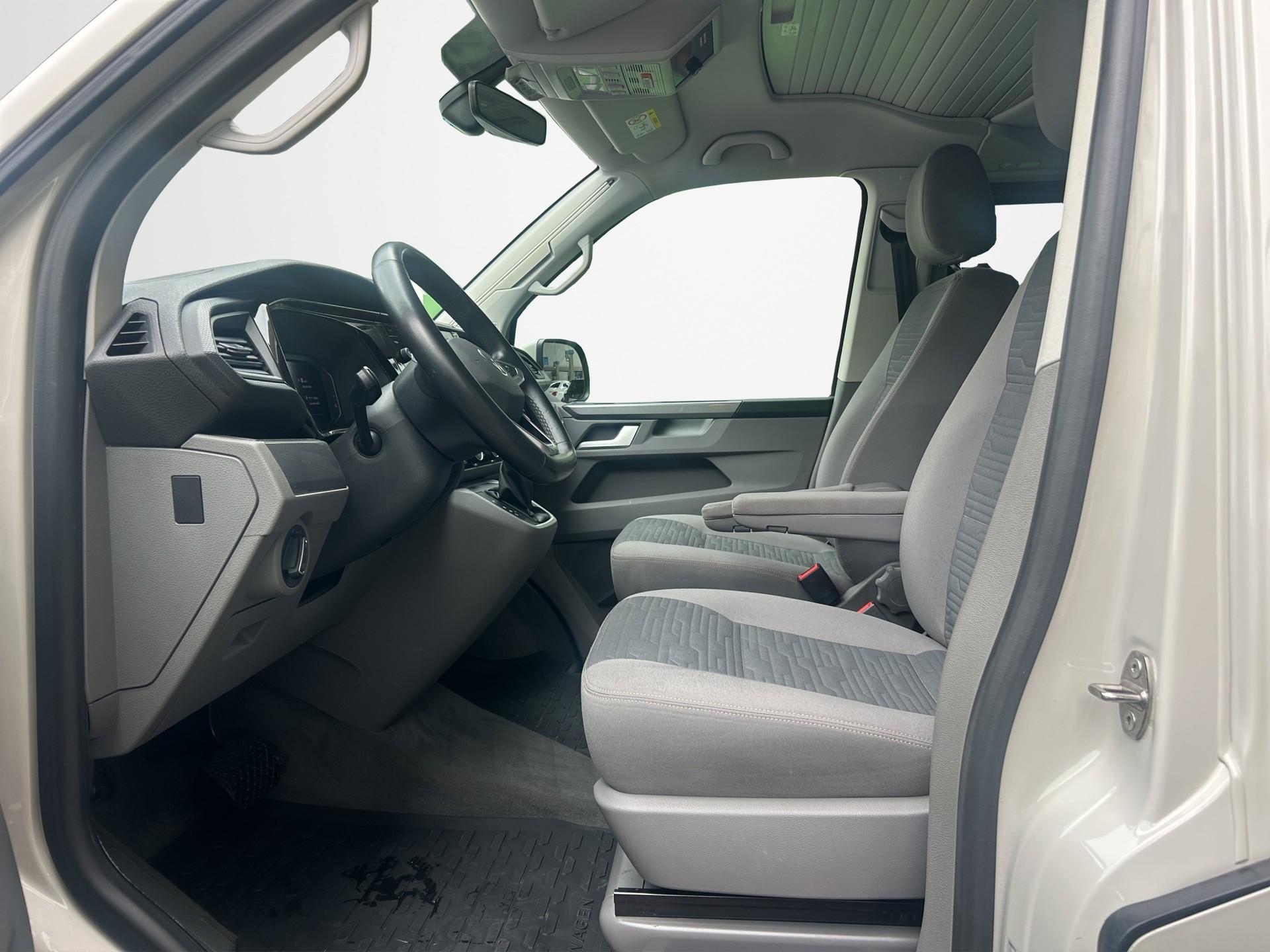 VW T6.1 California 2.0 TDI Ocean Liberty DSG-image-7