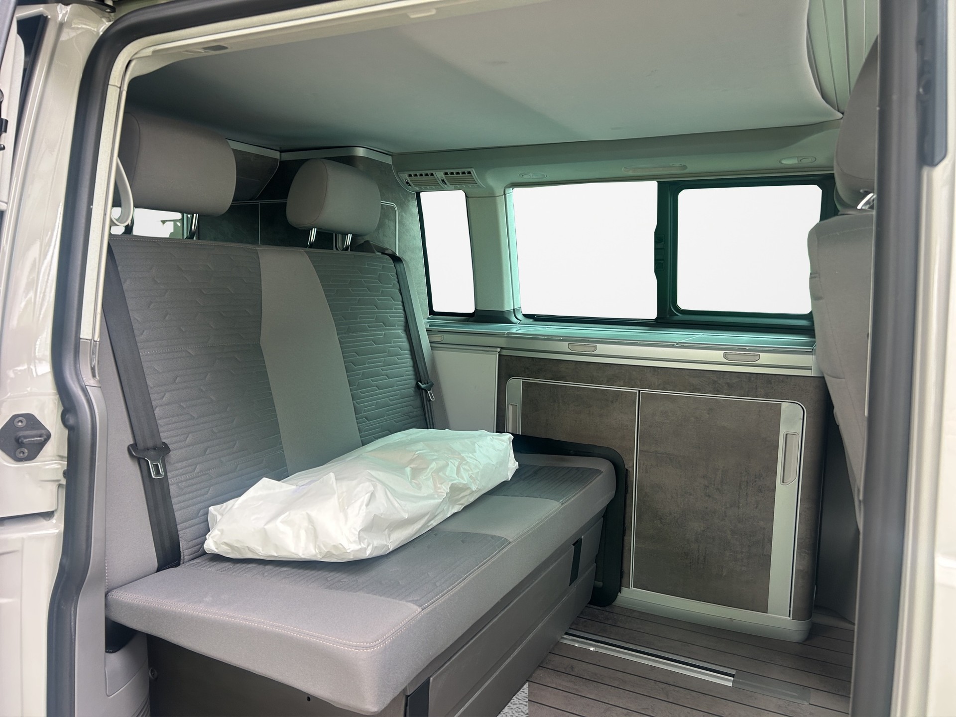 VW T6.1 California 2.0 TDI Ocean Liberty DSG-image-6