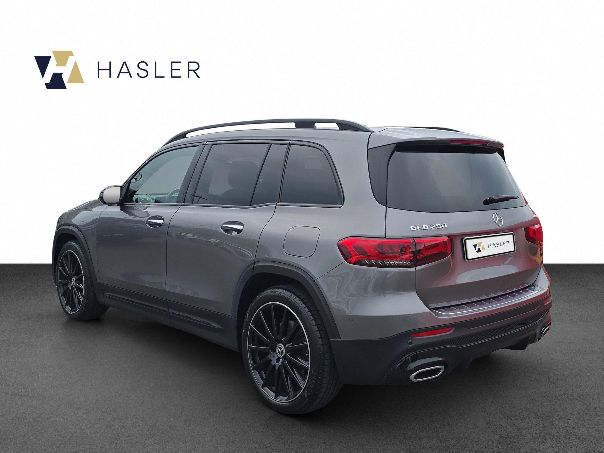 MERCEDES-BENZ GLB 250 4Matic AMG Line 8G-Tronic-showroom-element-3