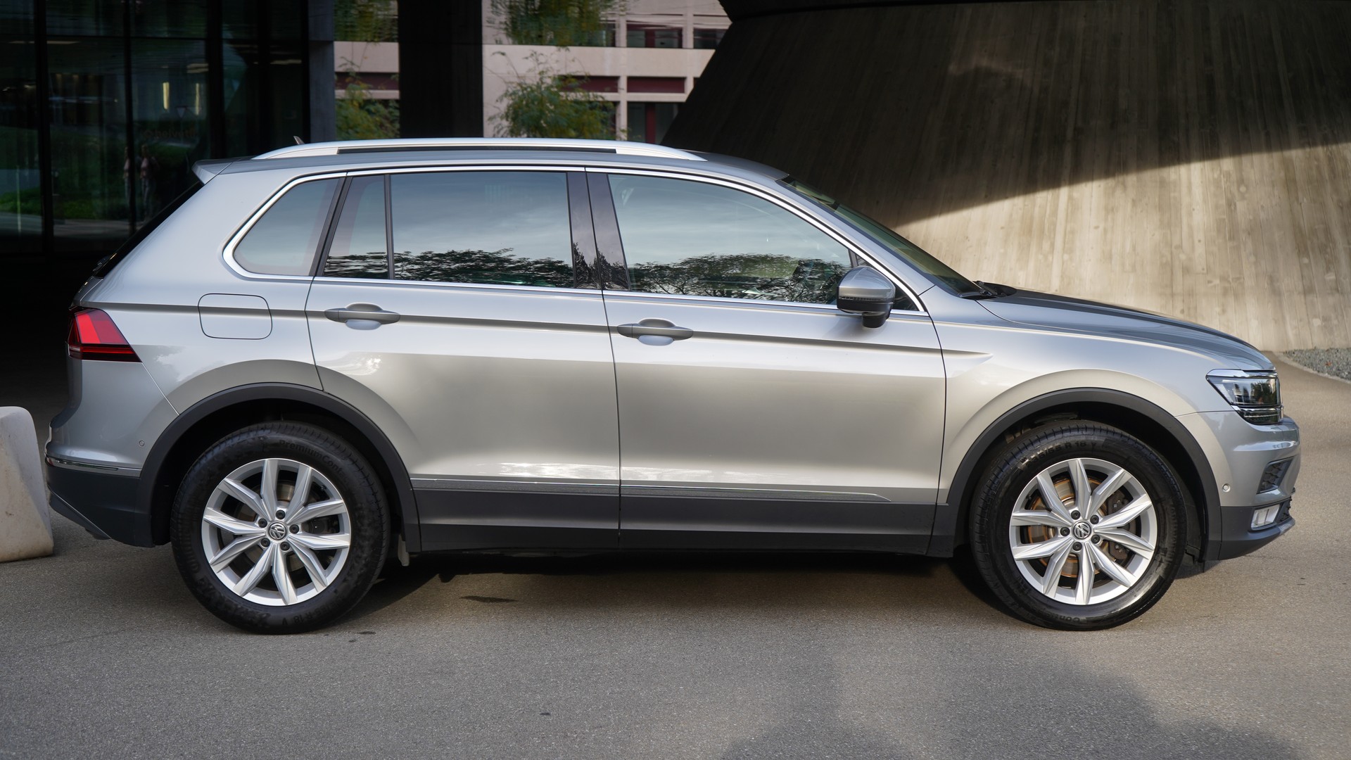 VW Tiguan 2.0TSI Highline 4Motion DSG-image-3