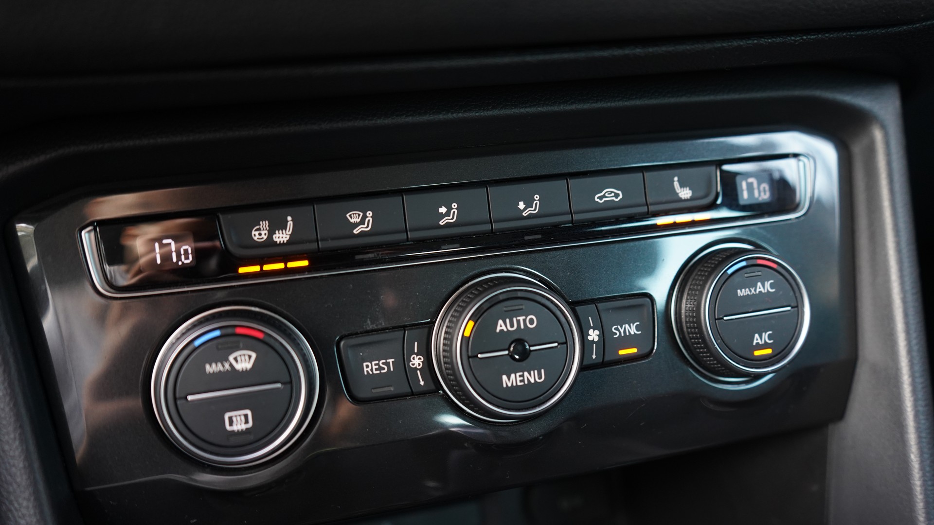 VW Tiguan 2.0TSI Highline 4Motion DSG-image-11