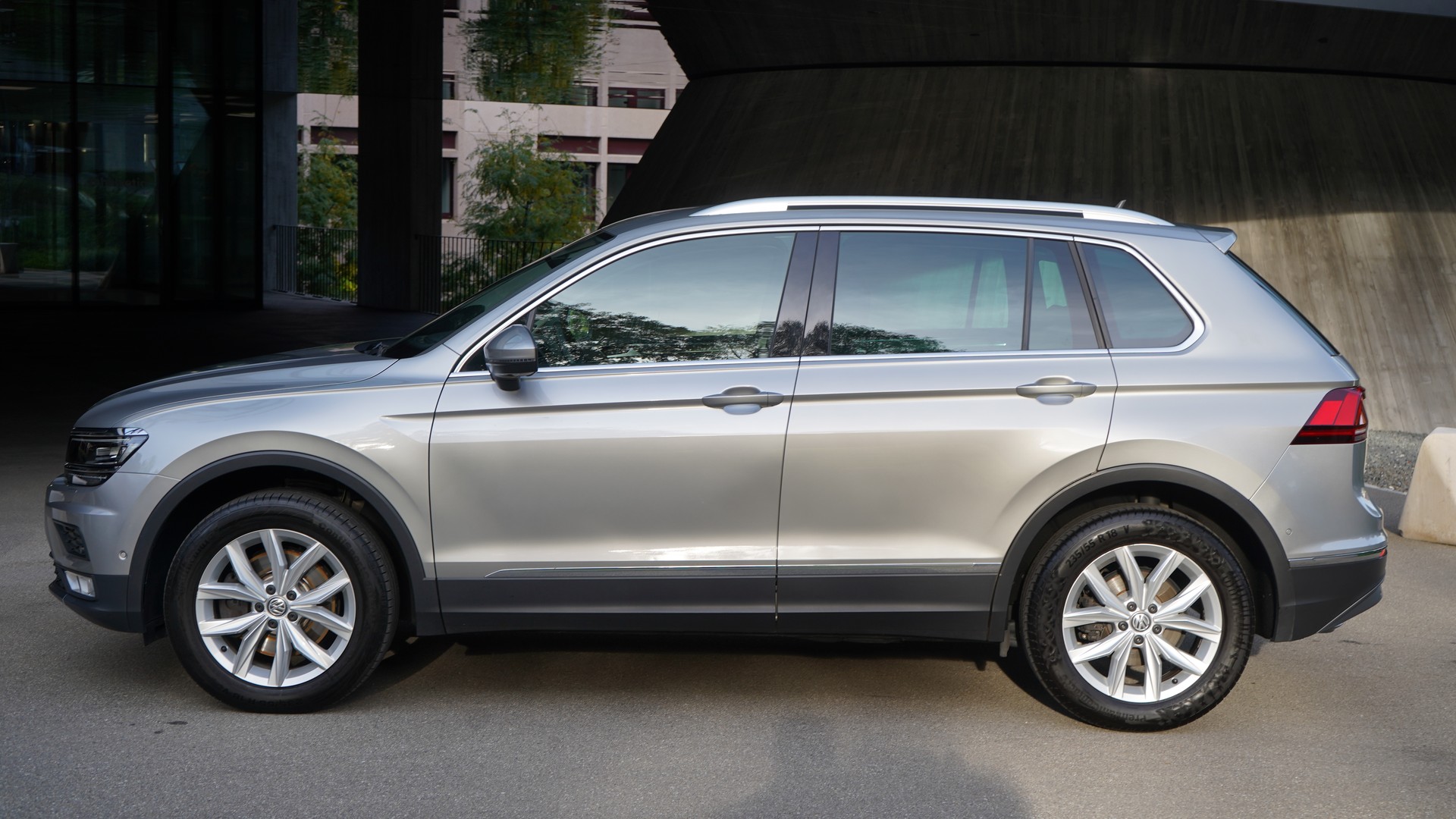 VW Tiguan 2.0TSI Highline 4Motion DSG-image-5