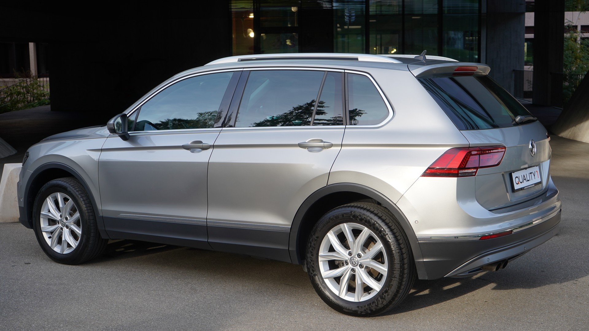 VW Tiguan 2.0TSI Highline 4Motion DSG-image-2
