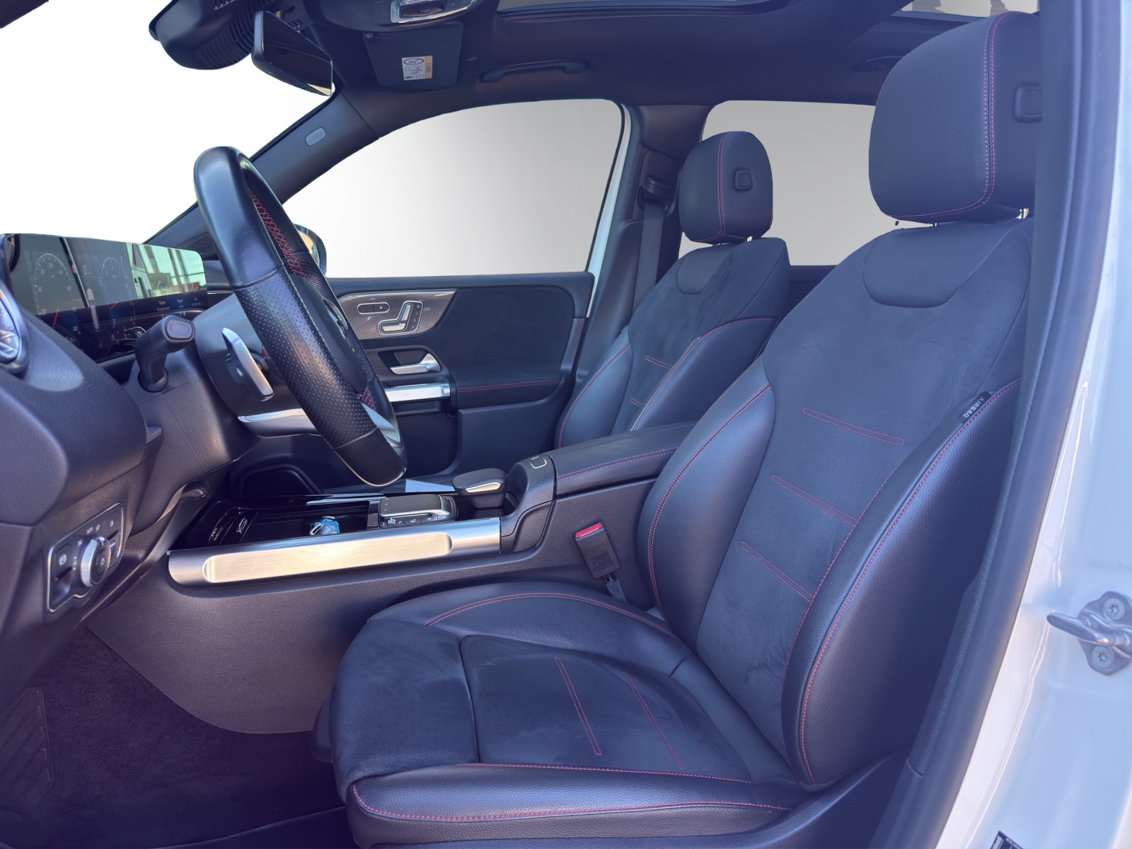 MERCEDES-BENZ GLB 250 AMG Line 4 MATIC-image-8