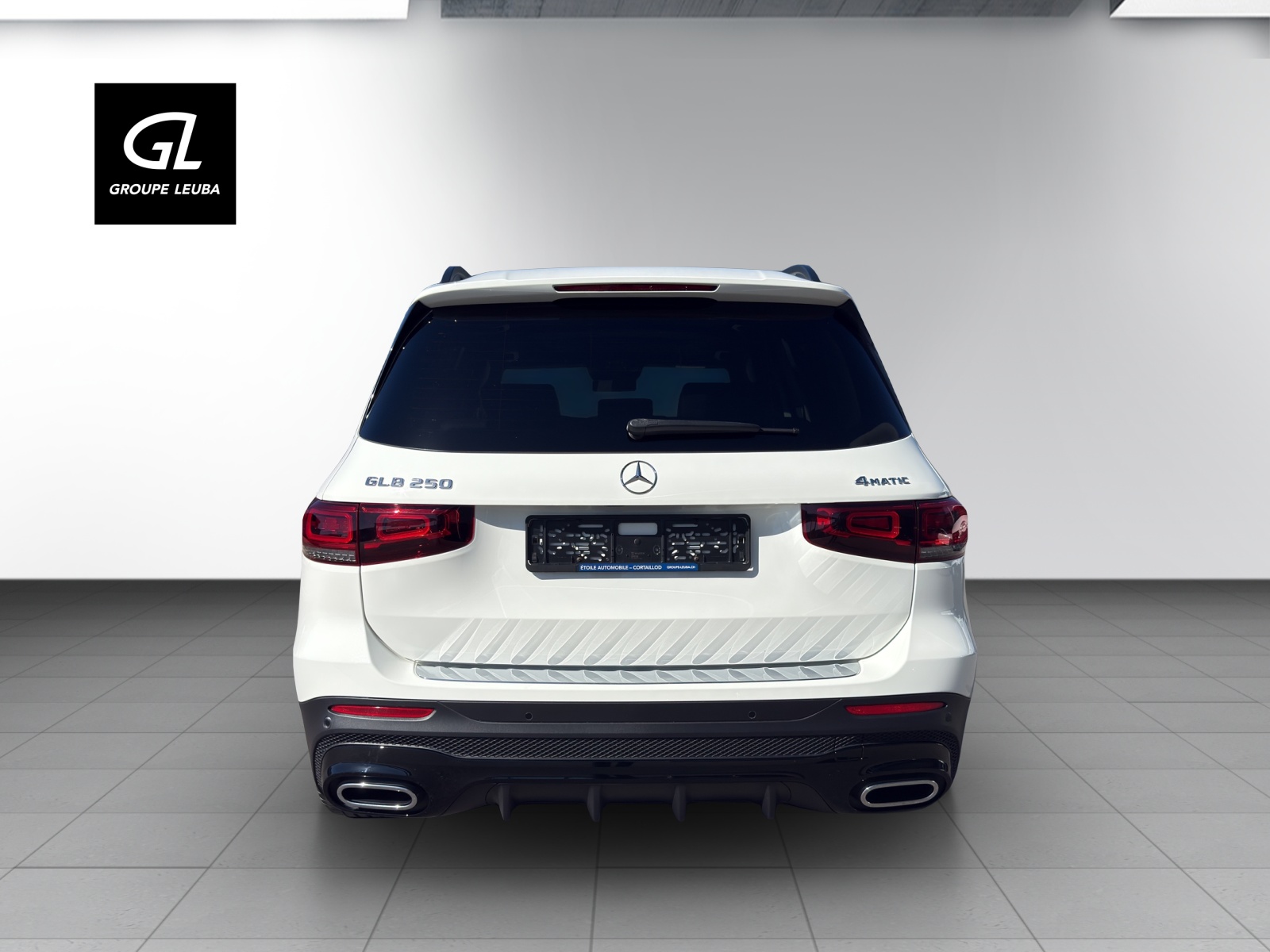 MERCEDES-BENZ GLB 250 AMG Line 4 MATIC-image-4