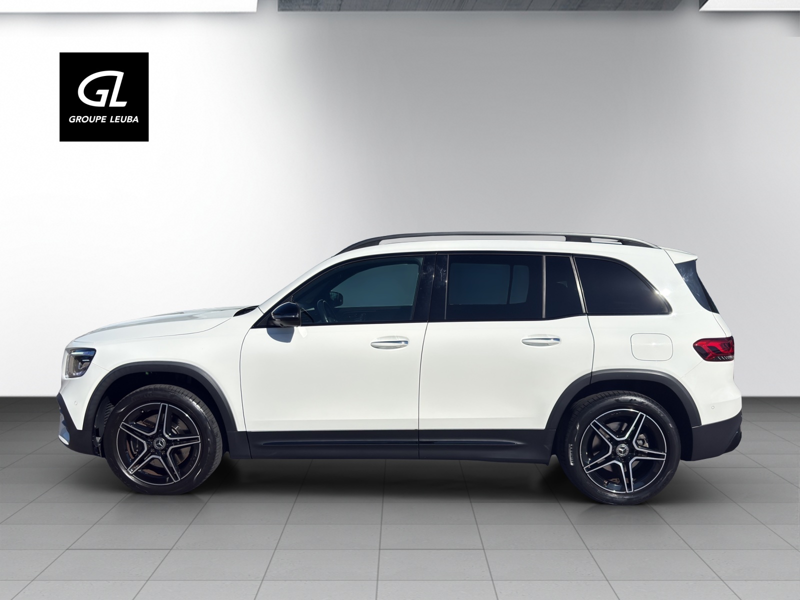 MERCEDES-BENZ GLB 250 AMG Line 4 MATIC-image-2