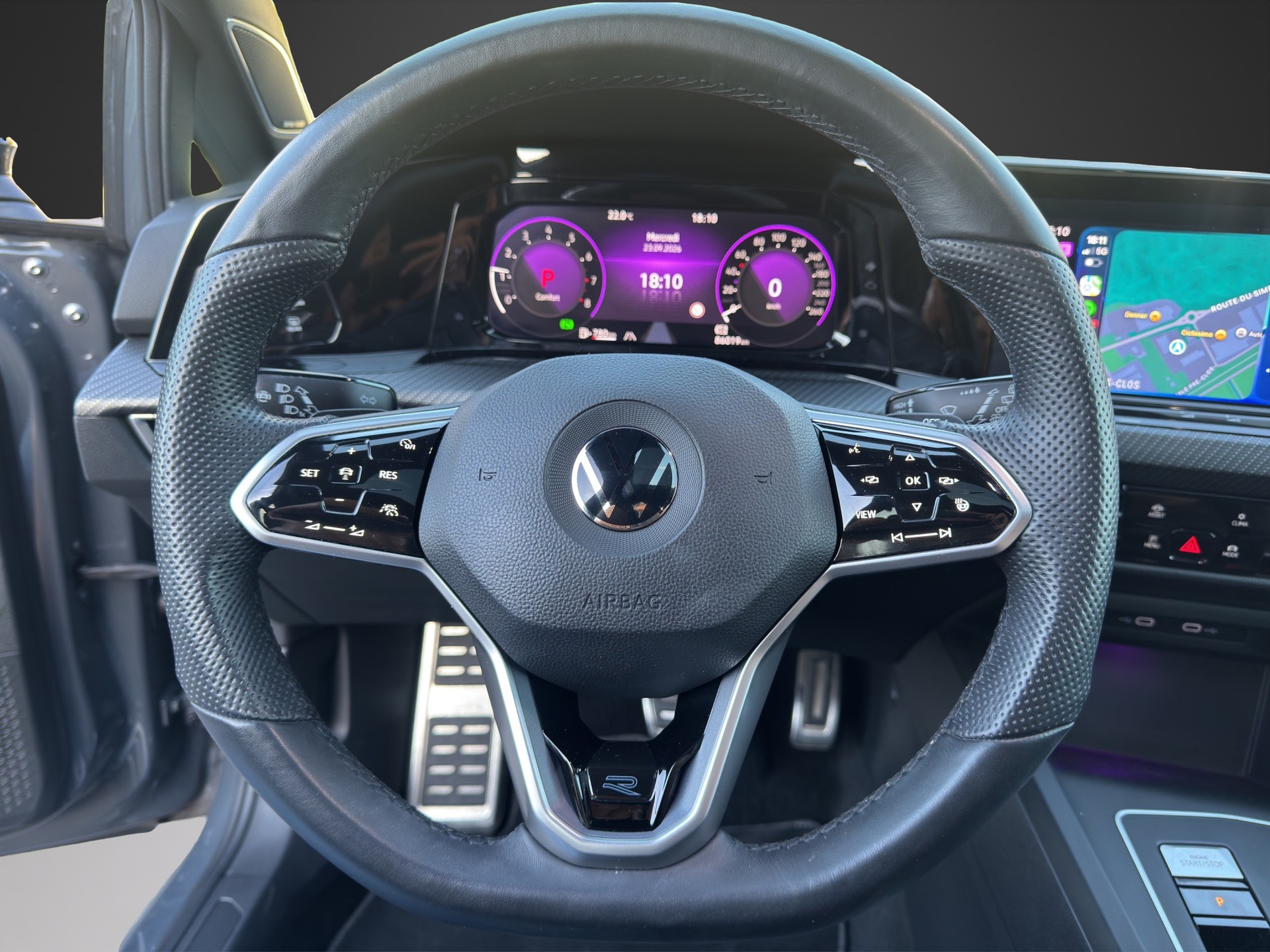 VW Golf 1.5 eTSI mHEV ACT R-Line DSG-image-13