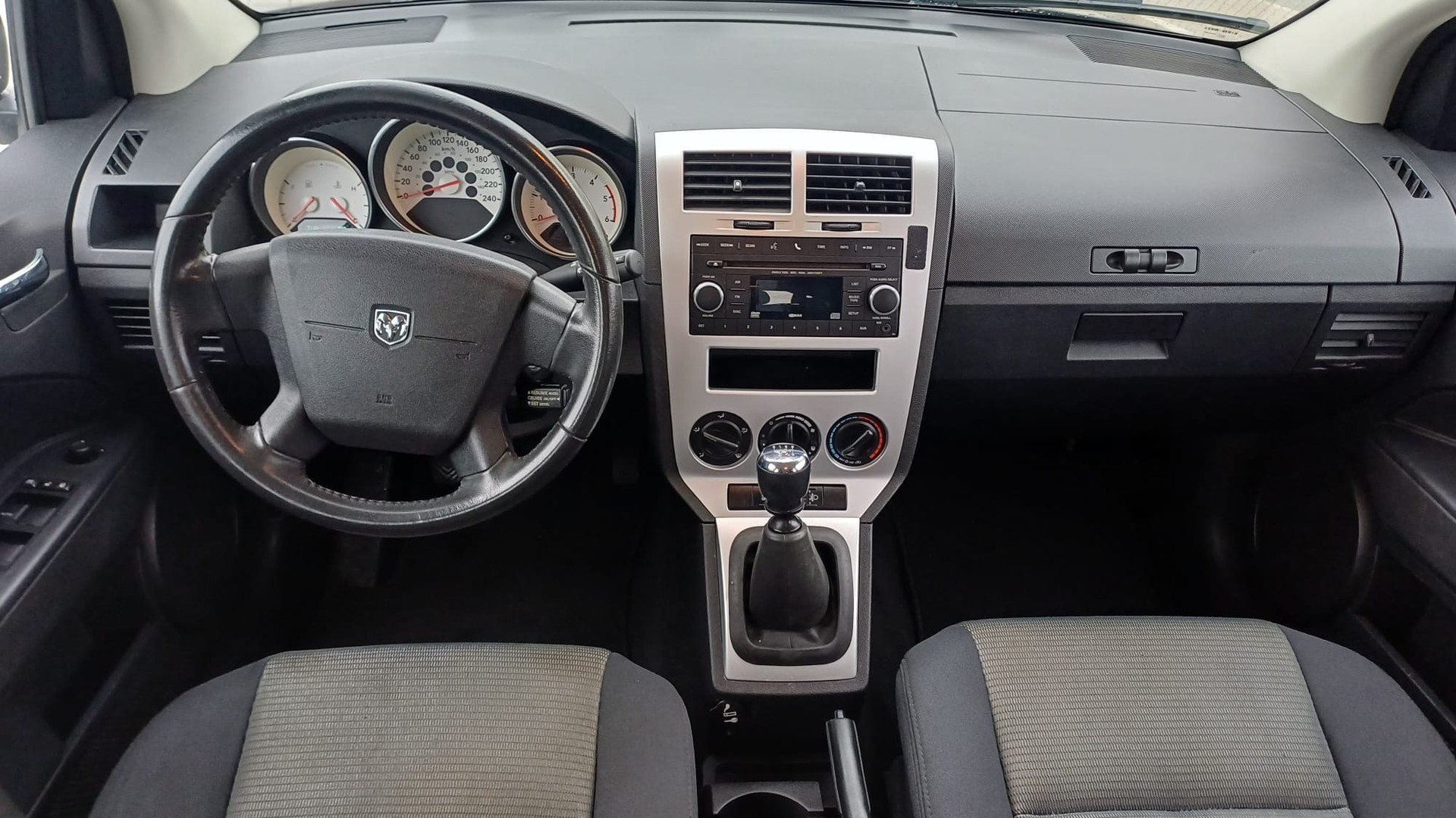 DODGE Caliber 2.0 CRD SXT-image-11