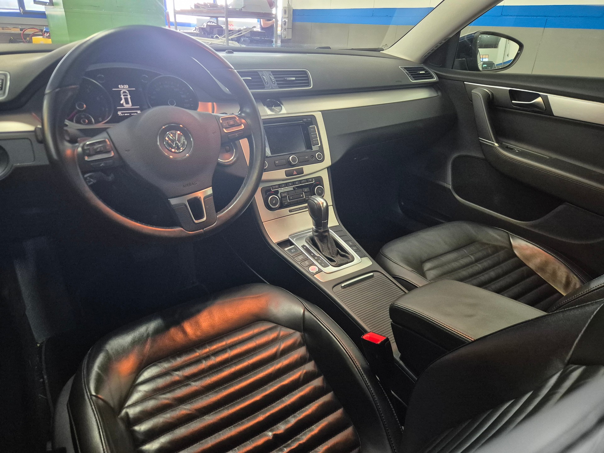 VW Passat Variant 1.8 TSI Highline DSG-image-9