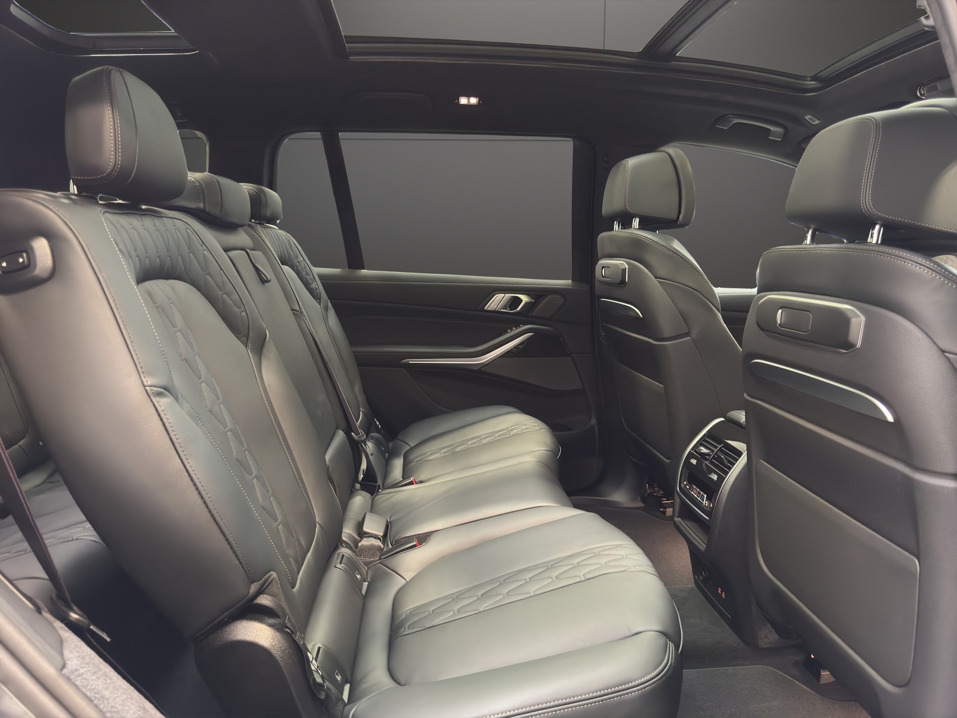 BMW X7 G07 40d xDrive SAG-image-16