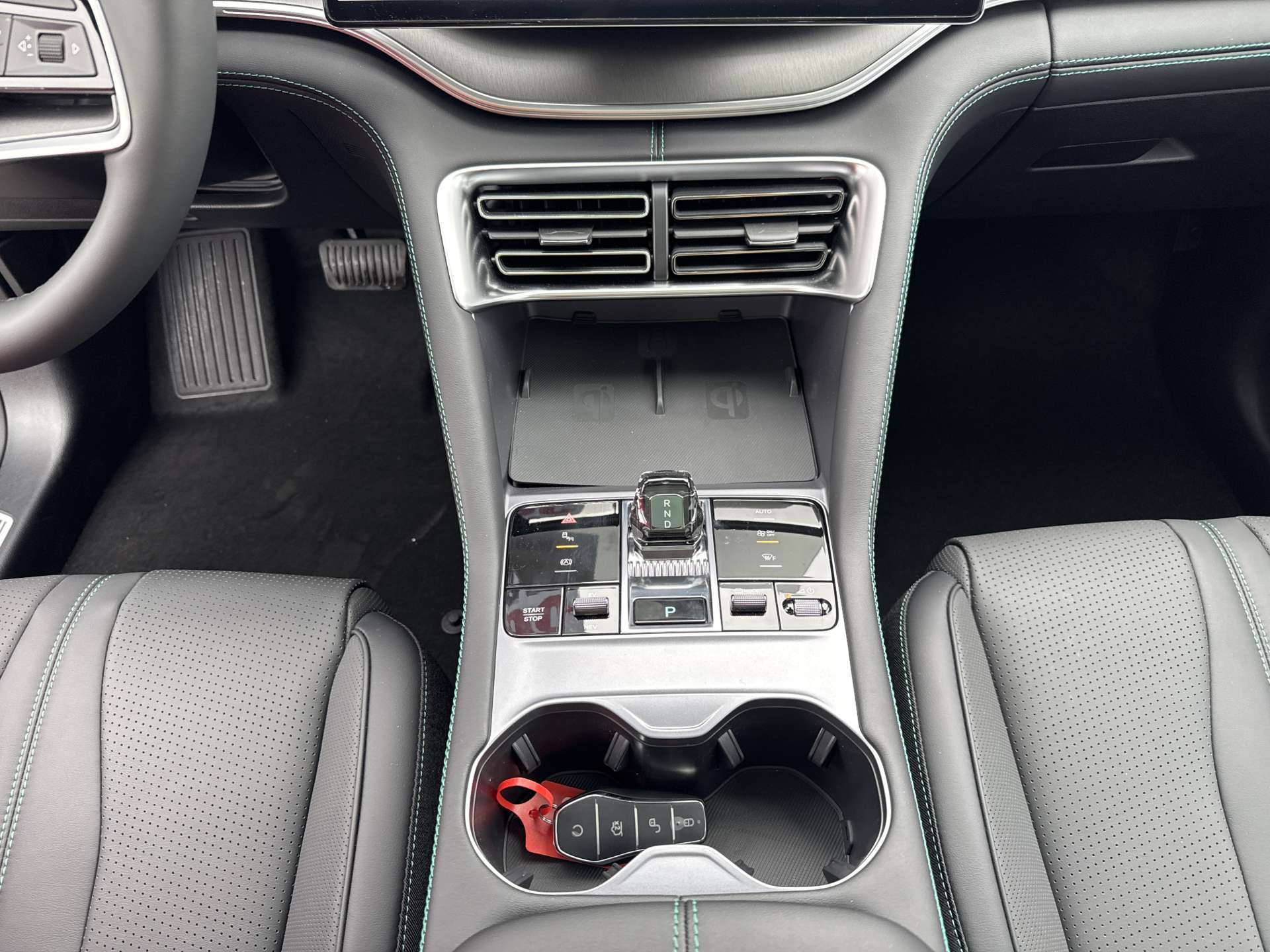 BYD Seal U DM-i Design AWD 324PS Automat-image-10