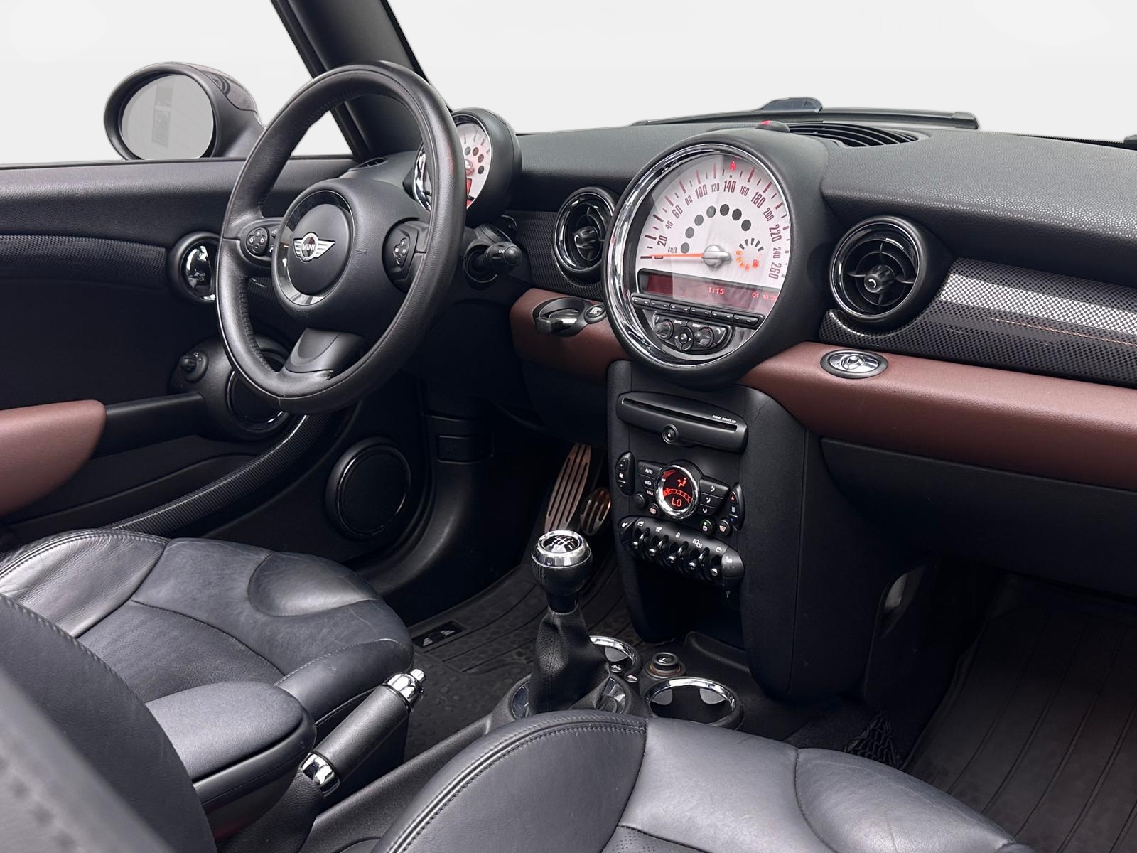 MINI Cooper S Cabriolet-image-14