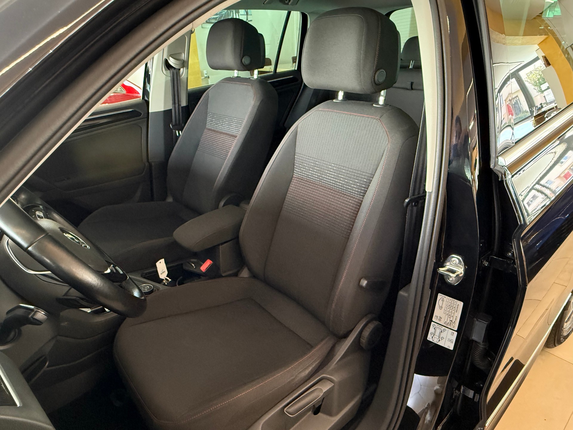 VW Tiguan 2.0TSI Comfortline 4Motion DSG-image-11