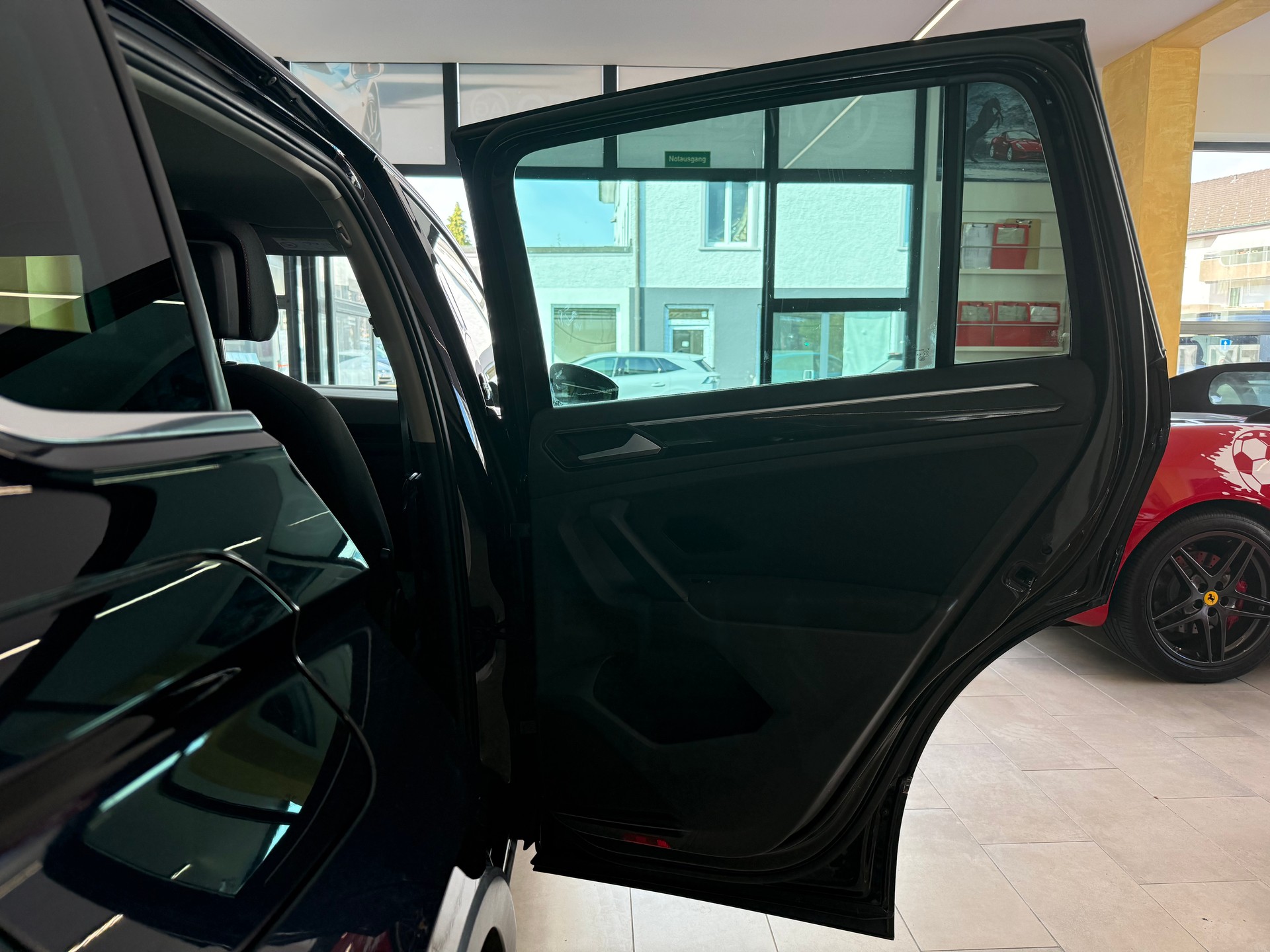 VW Tiguan 2.0TSI Comfortline 4Motion DSG-image-17