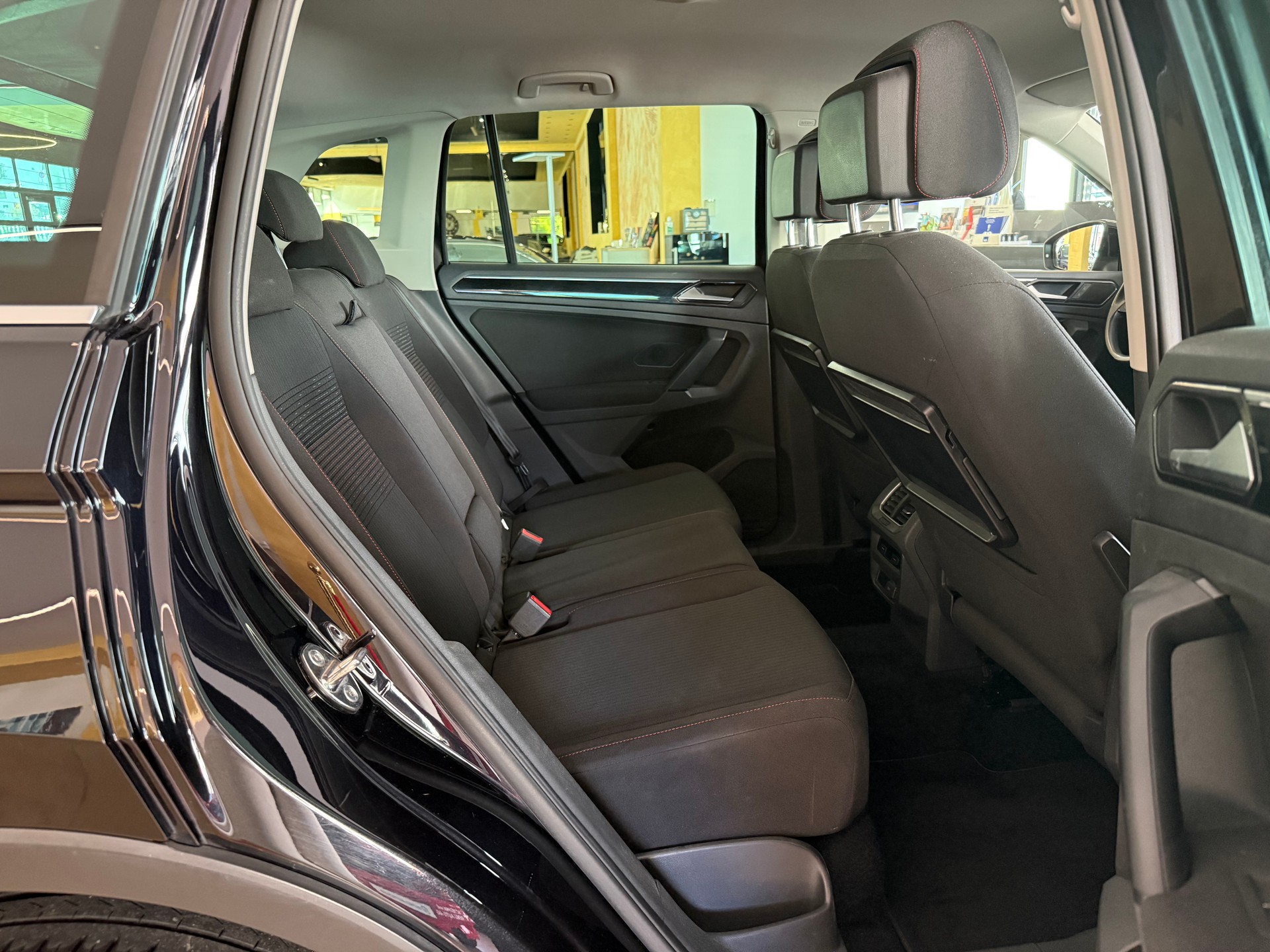 VW Tiguan 2.0TSI Comfortline 4Motion DSG-image-18