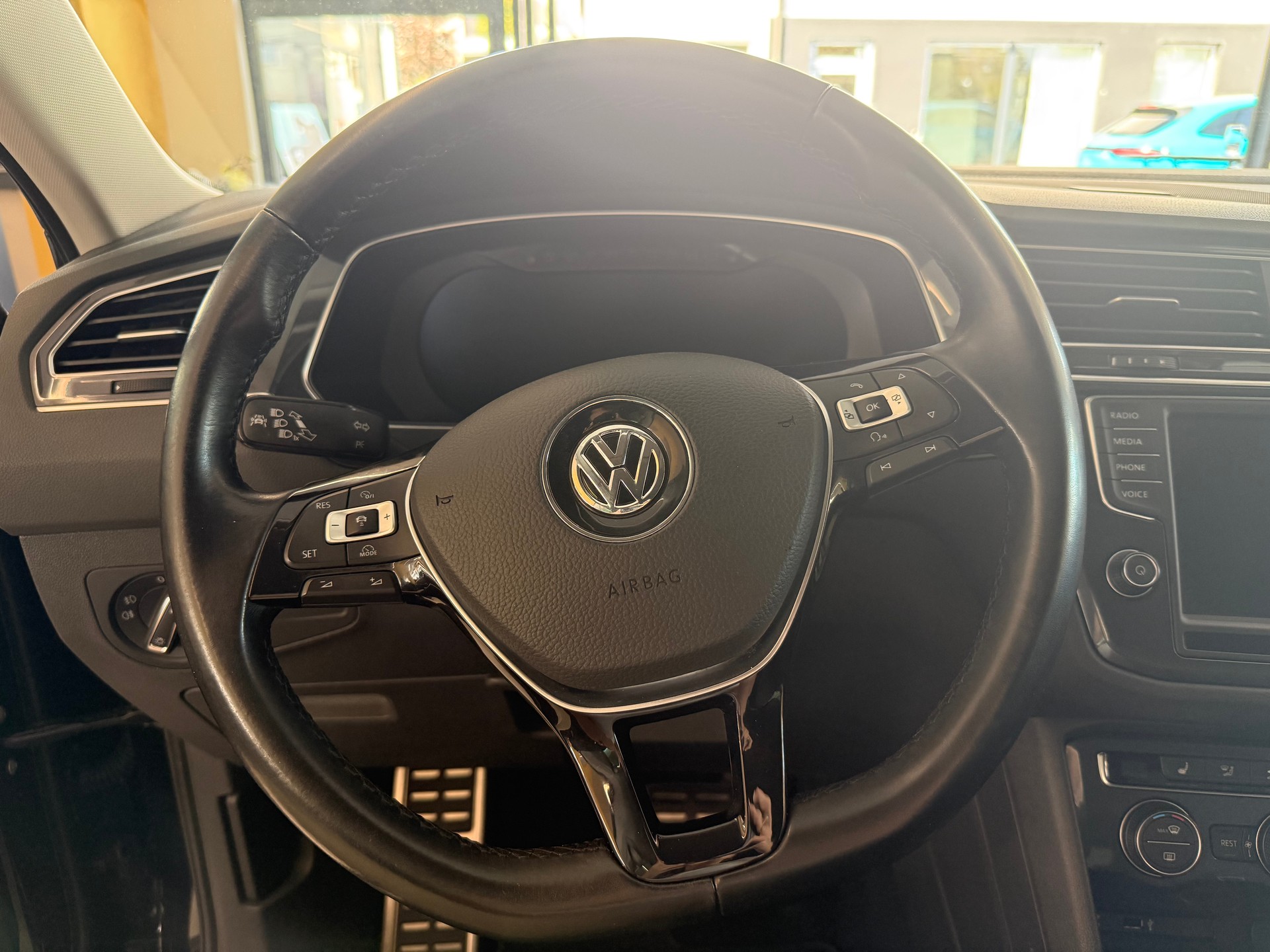 VW Tiguan 2.0TSI Comfortline 4Motion DSG-image-12