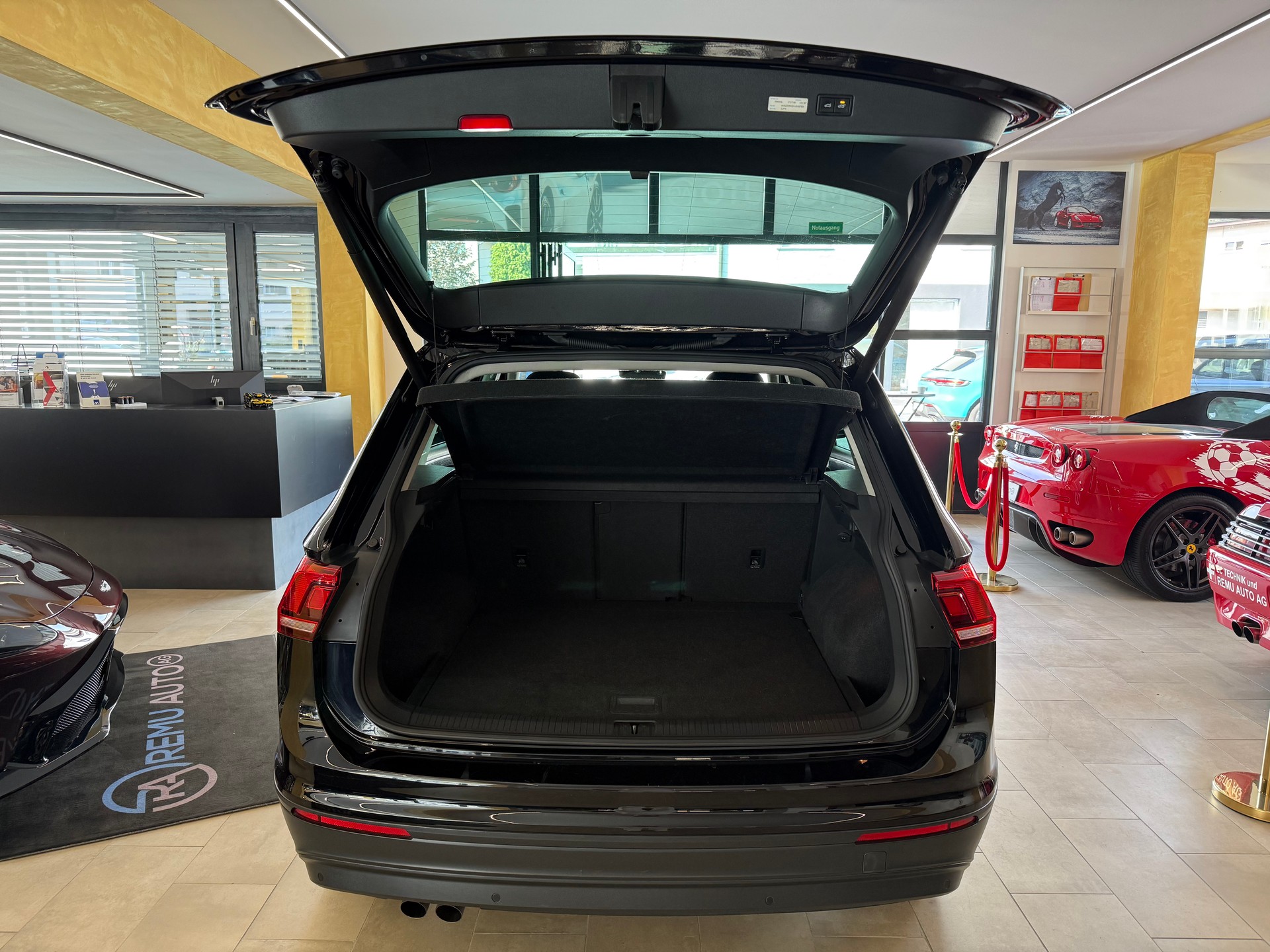 VW Tiguan 2.0TSI Comfortline 4Motion DSG-image-4