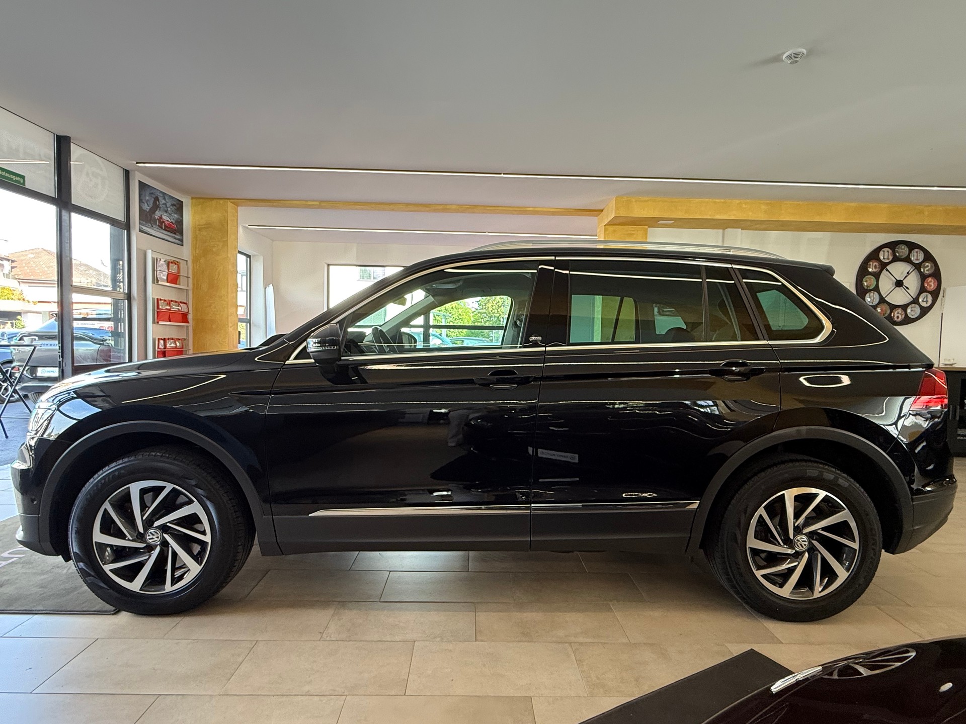 VW Tiguan 2.0TSI Comfortline 4Motion DSG-image-6