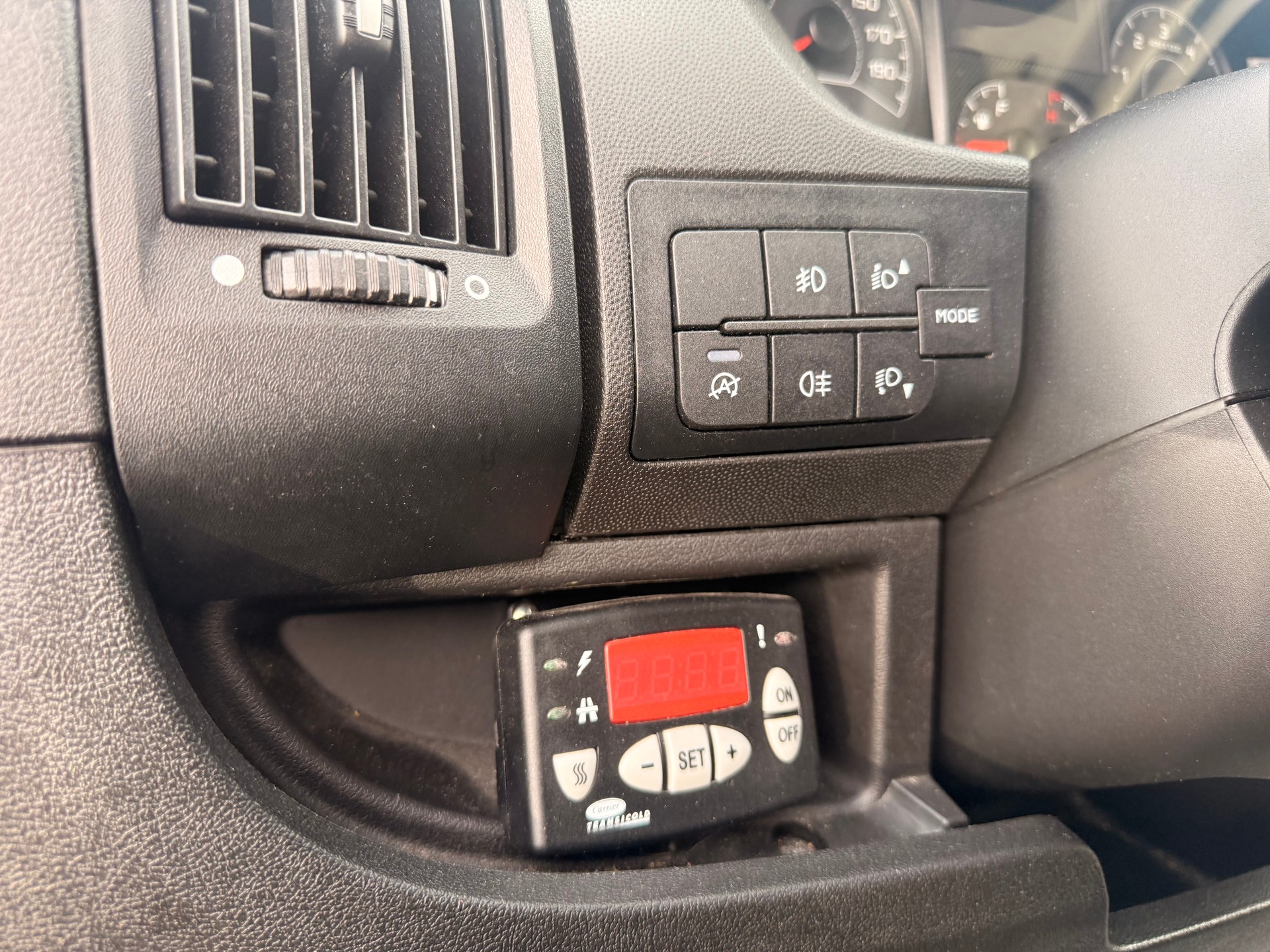 PEUGEOT Boxer 2.2 HDI 335 Pro L2H2-image-3