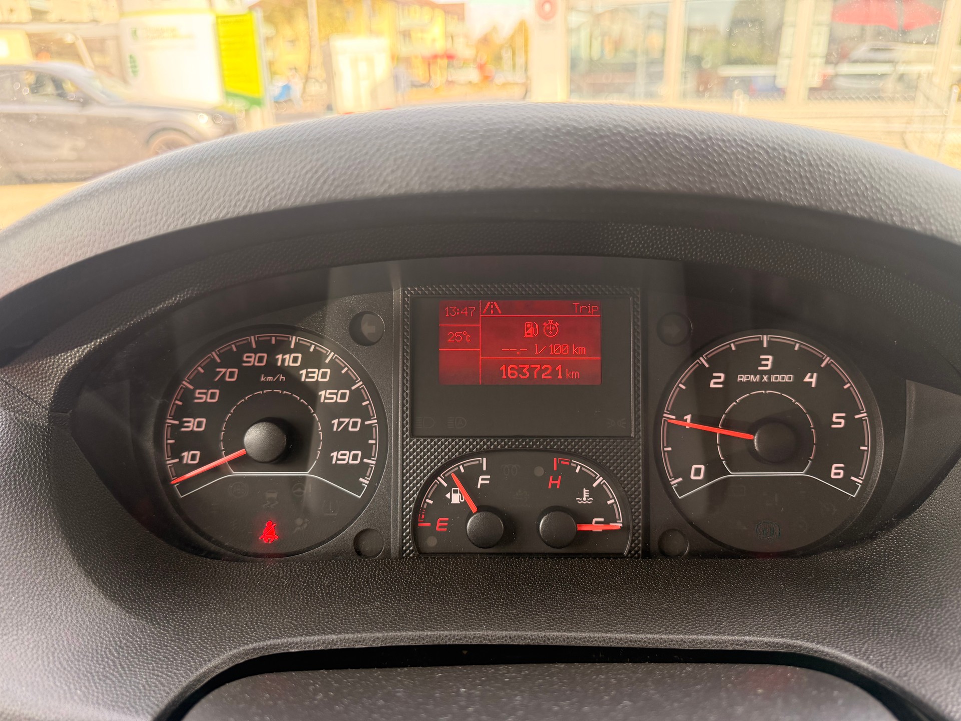 PEUGEOT Boxer 2.2 HDI 335 Pro L2H2-image-12