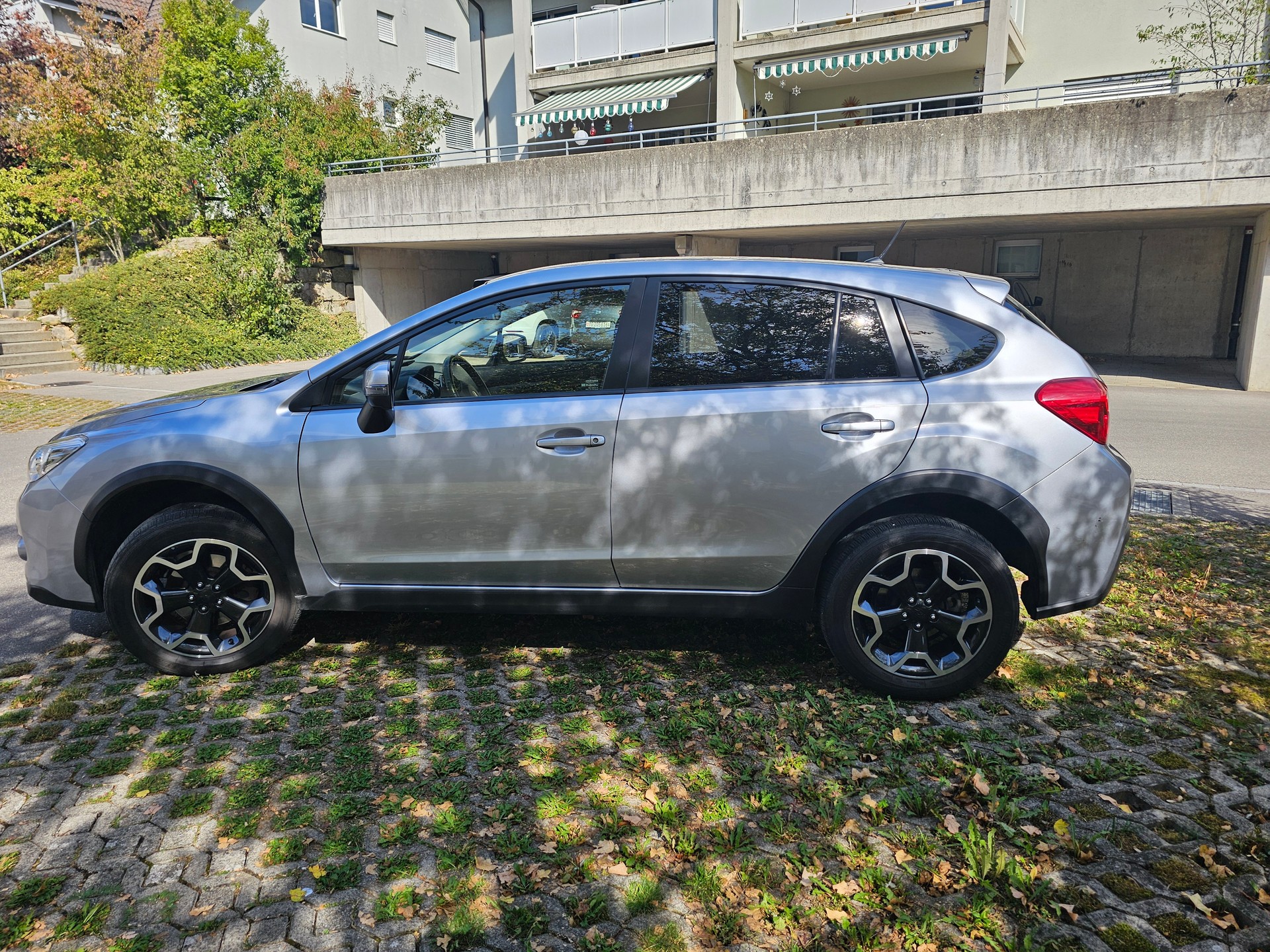 SUBARU 2.0i Swiss Two-image-0