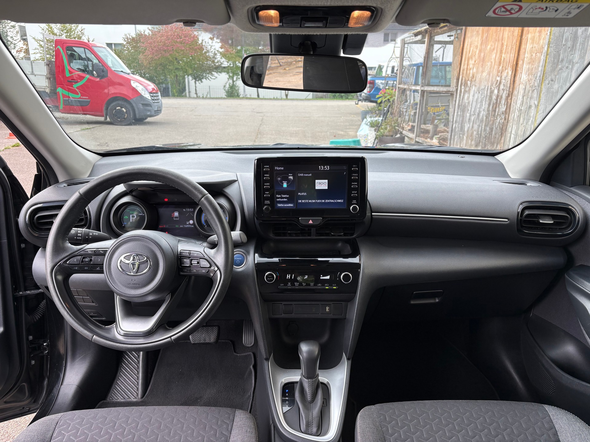 TOYOTA Yaris Cross 1.5 Comfort e-CVT-image-7
