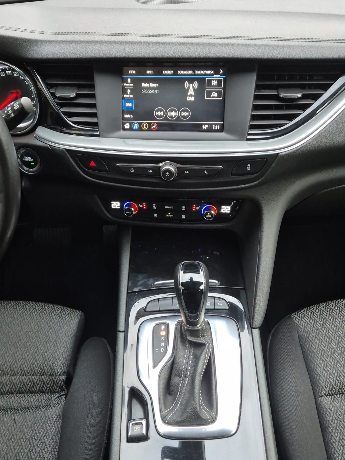 OPEL Insignia 1.5 T Sports Tourer Edition Automatic-image-9