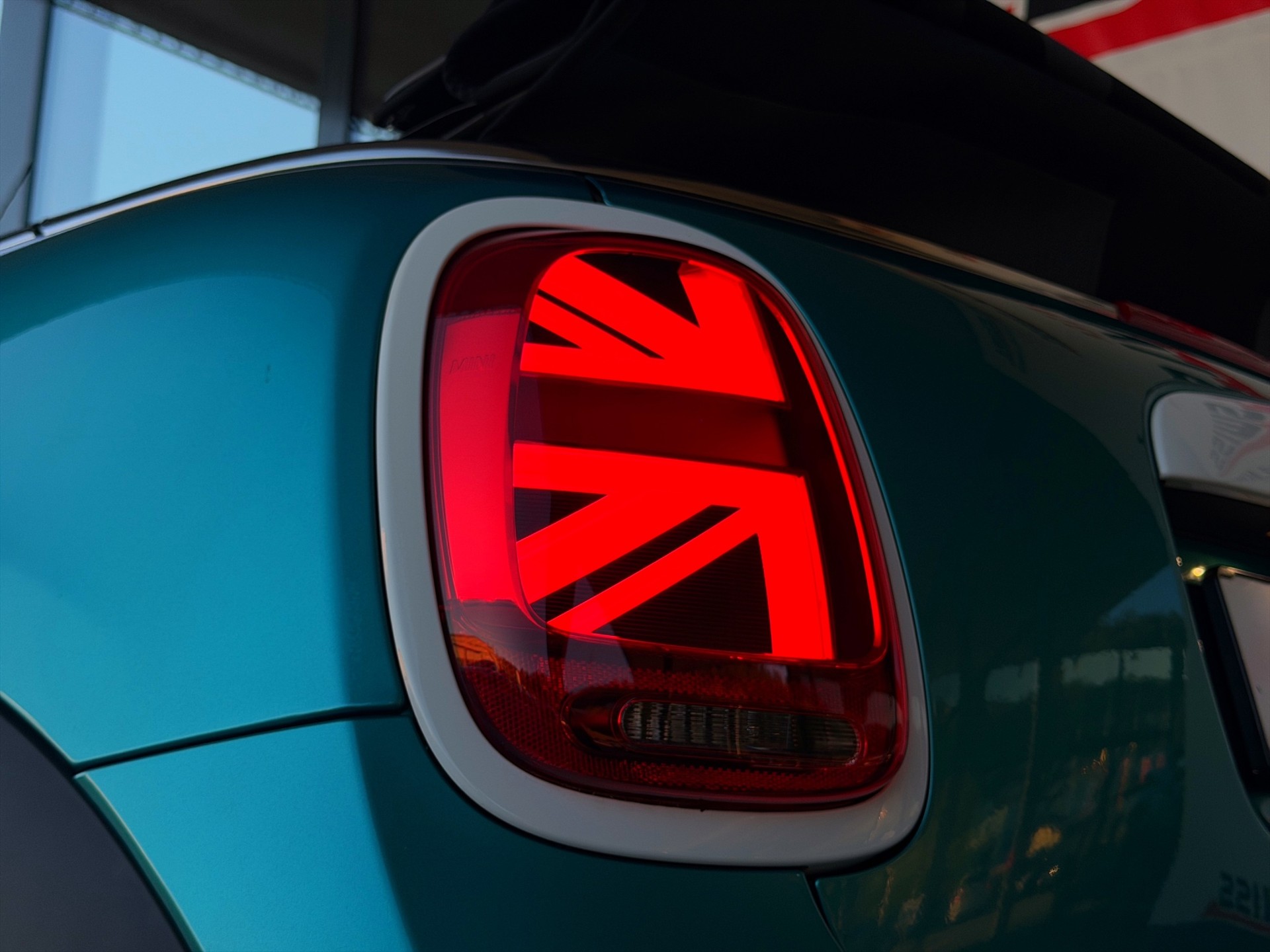 MINI Cooper S Cabriolet DKG*Ab MFK,1 Jahr oder 20'000km Garantie auf Motor und Getriebe*-image-19