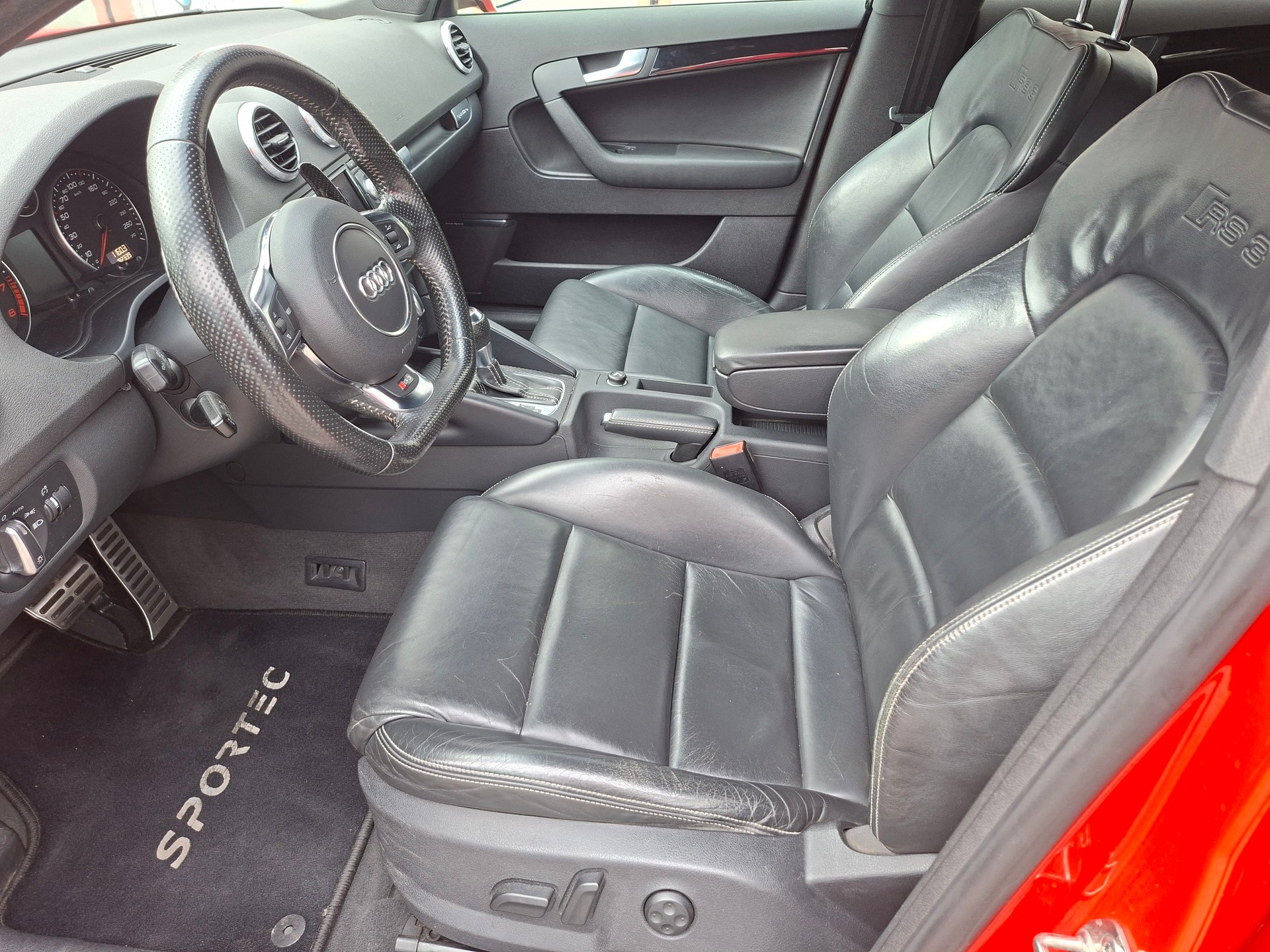 AUDI RS3 Sportback 2.5 TFSI quattro S-tronic-image-6