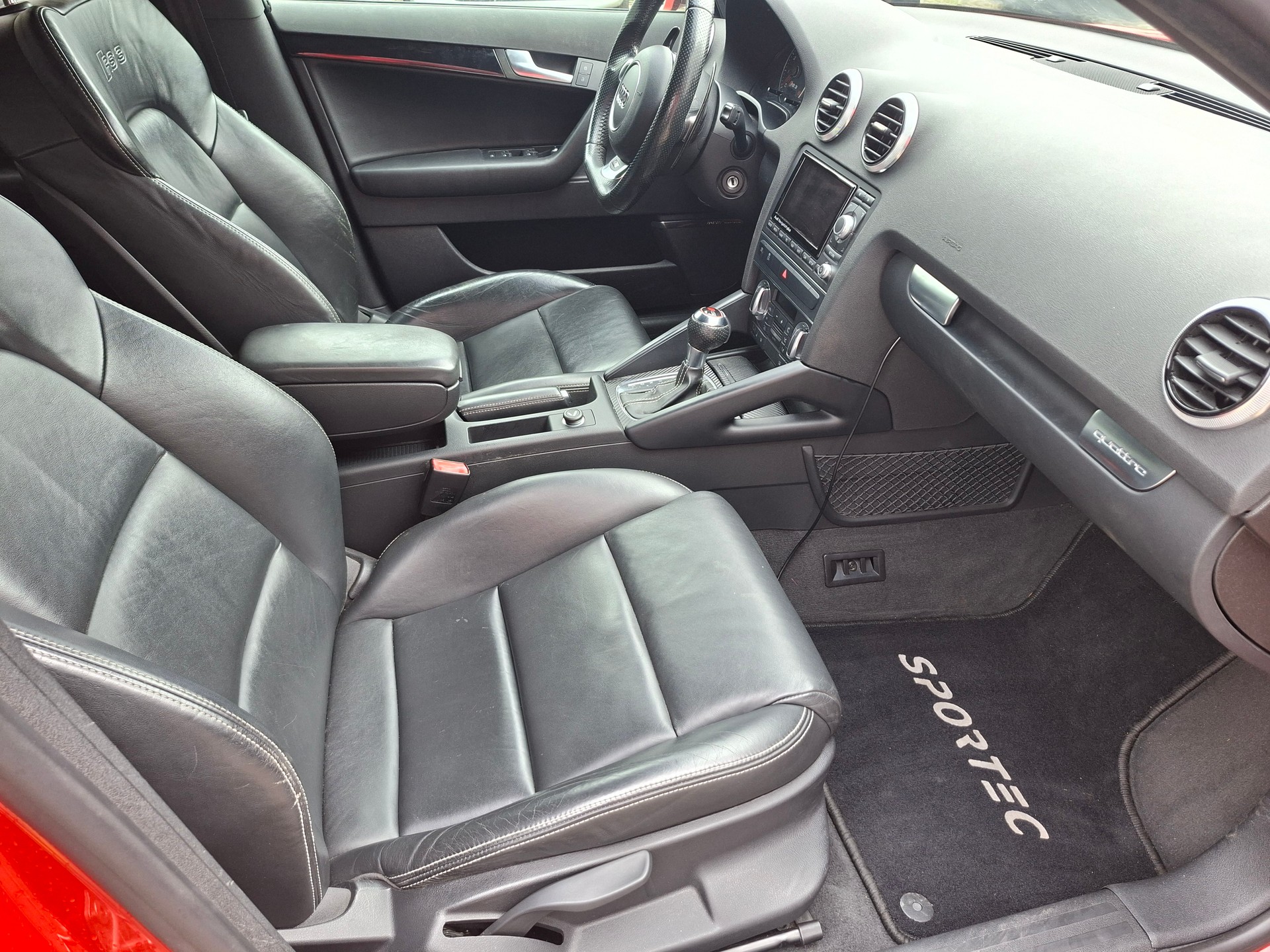 AUDI RS3 Sportback 2.5 TFSI quattro S-tronic-image-7