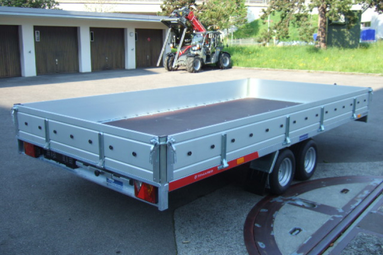 TEMARED Carkeeper 4020 P 3000kg mit Holzboden und Bordwände-image-10