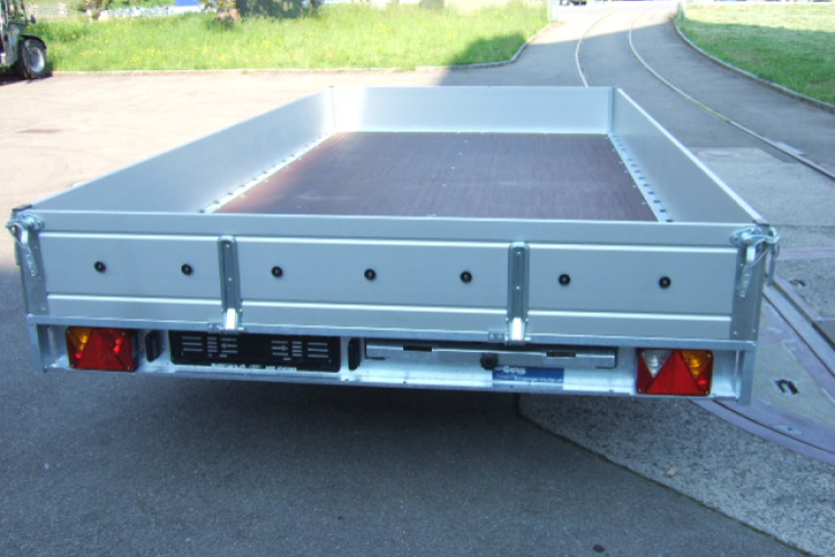 TEMARED Carkeeper 4020 P 3000kg mit Holzboden und Bordwände-image-9