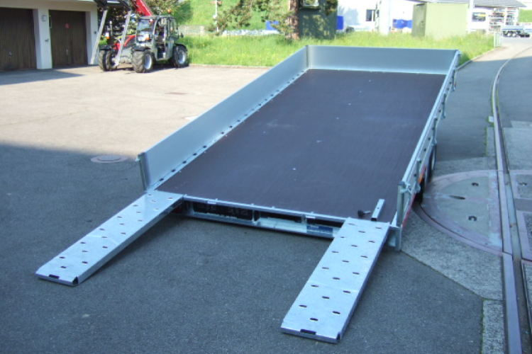 TEMARED Carkeeper 4020 P 3000kg mit Holzboden und Bordwände-image-1