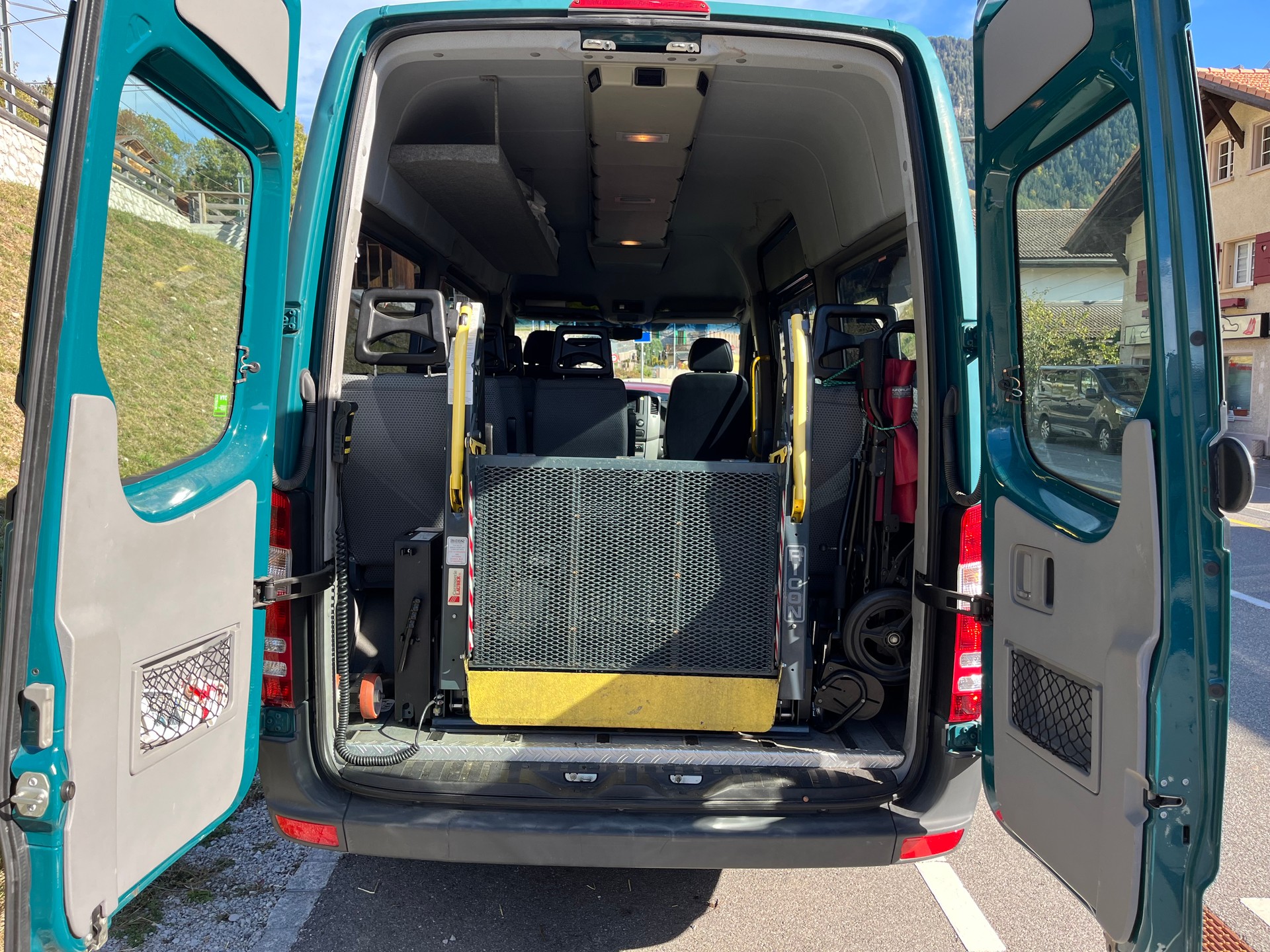 MERCEDES-BENZ Sprinter-image-2