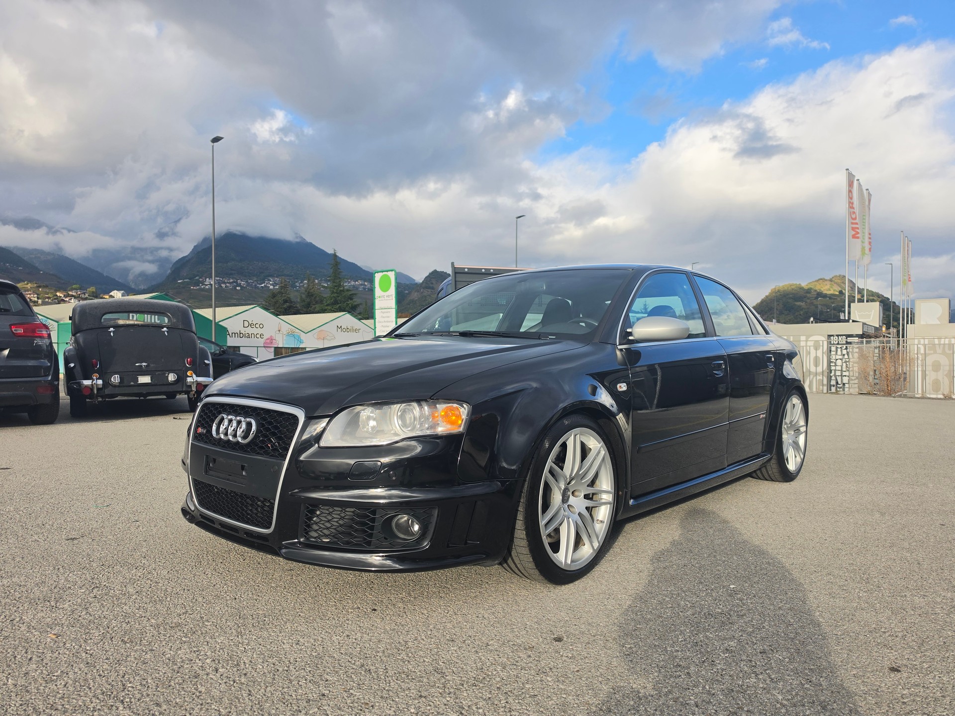 AUDI RS4 Limousine 4.2 V8 quattro-image-0