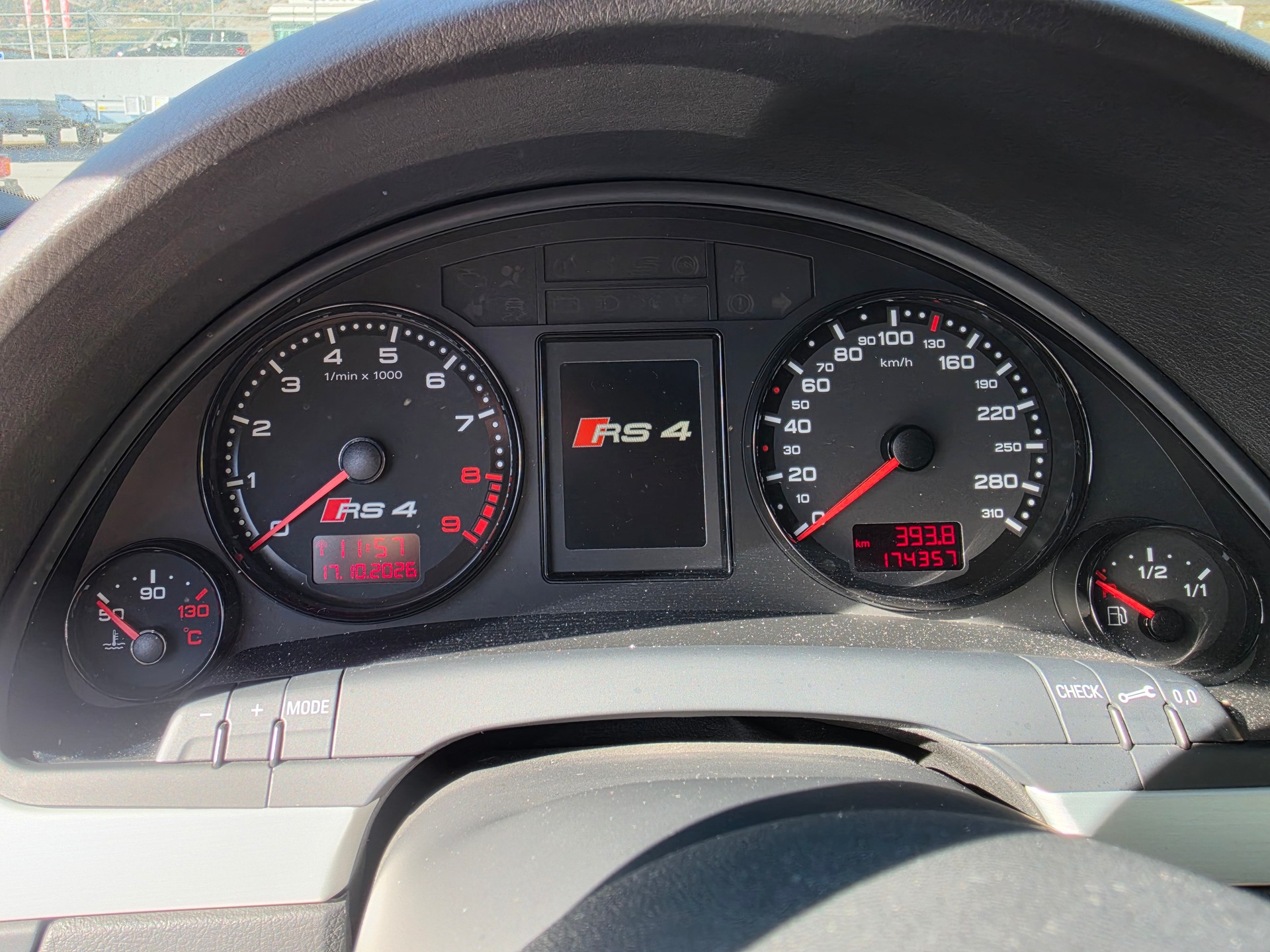 AUDI RS4 Limousine 4.2 V8 quattro-image-15