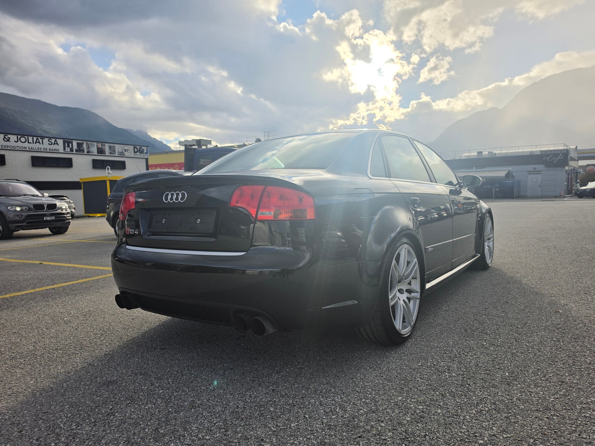 AUDI RS4 Limousine 4.2 V8 quattro-image-3